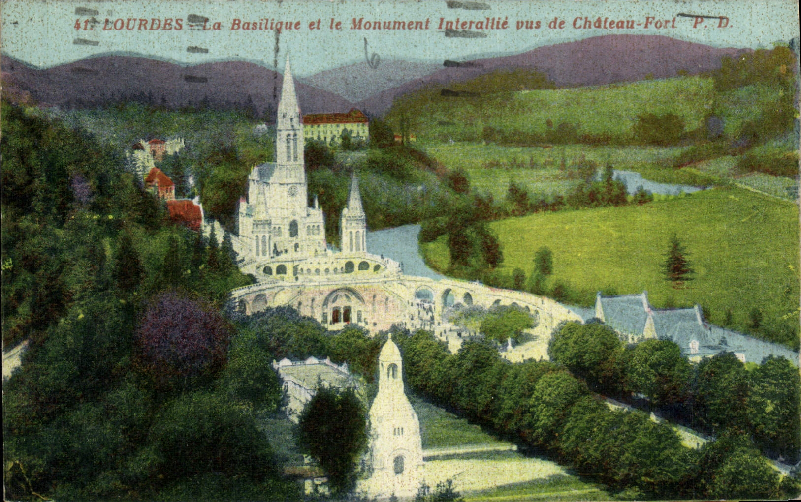 CPA Lourdes la Basilique et le Monument Interallie vus de Chateau Fort 