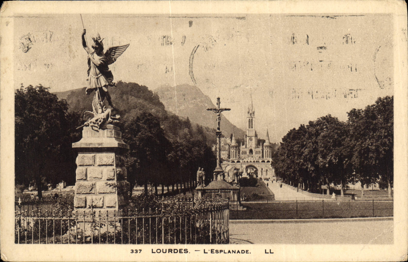 CPA Lourdes l'Esplanade 