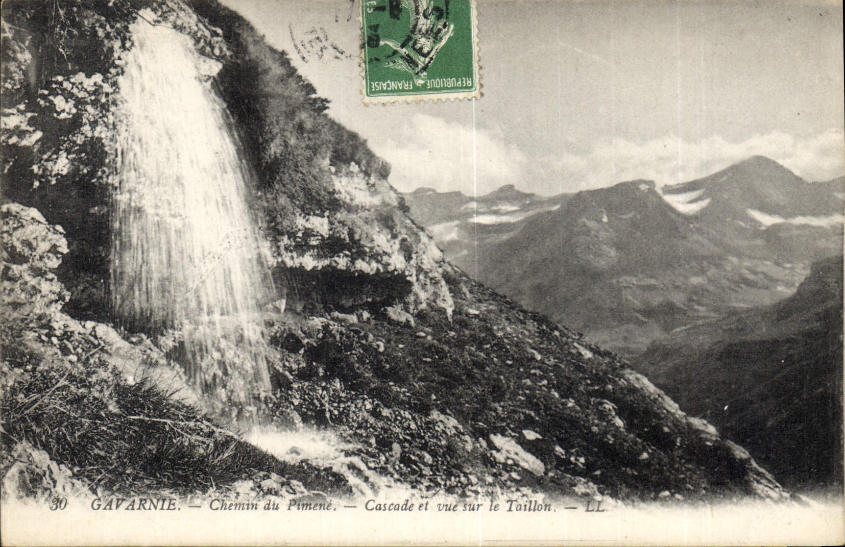 CPA Gavarnie Chemin du Pimene Cascade et vue sur le Taillon 