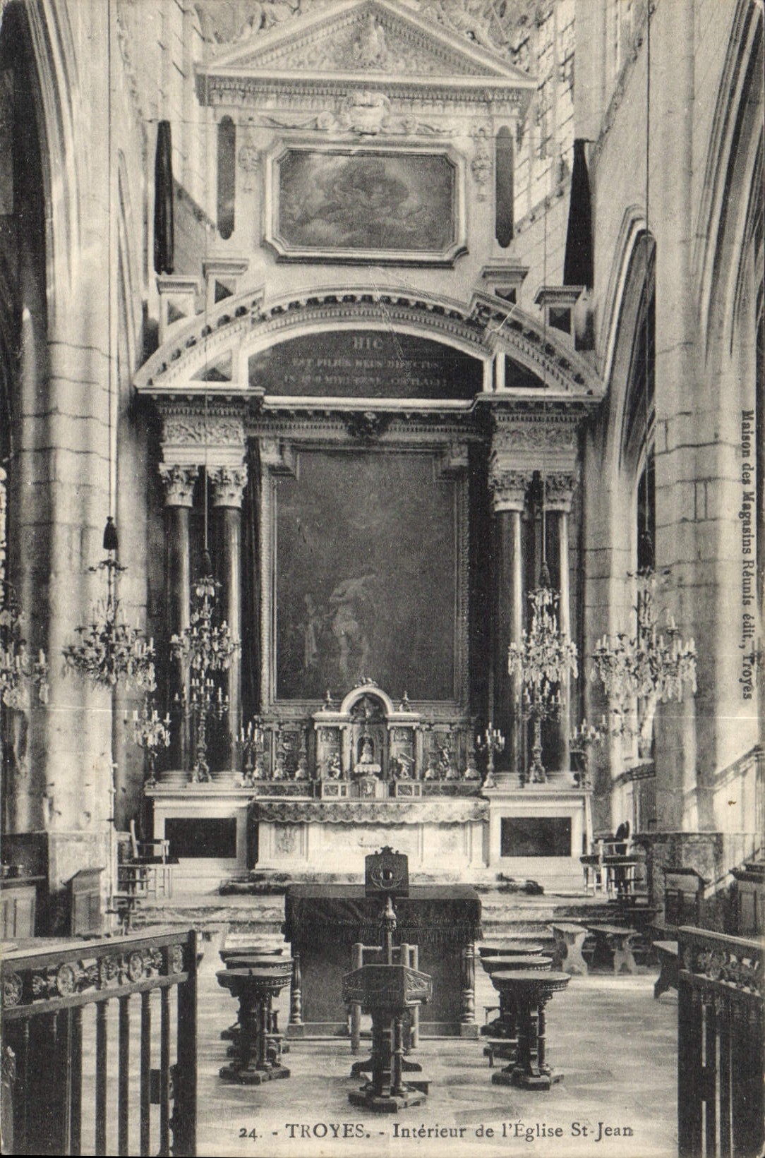 CPA Troyes Interieur de l'Eglise St jean 