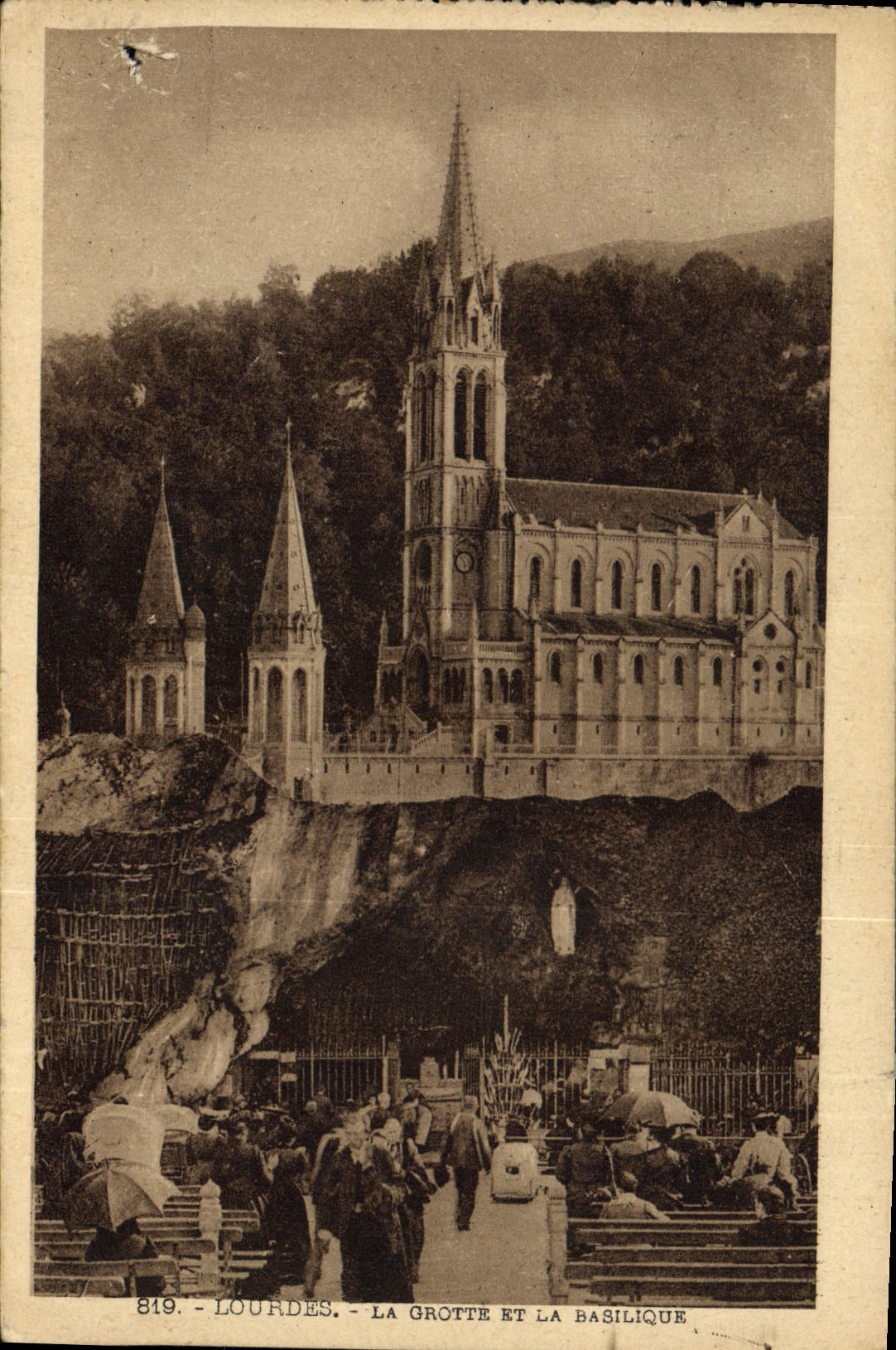 CPA Gavarnie la Grotte et la Basilique 