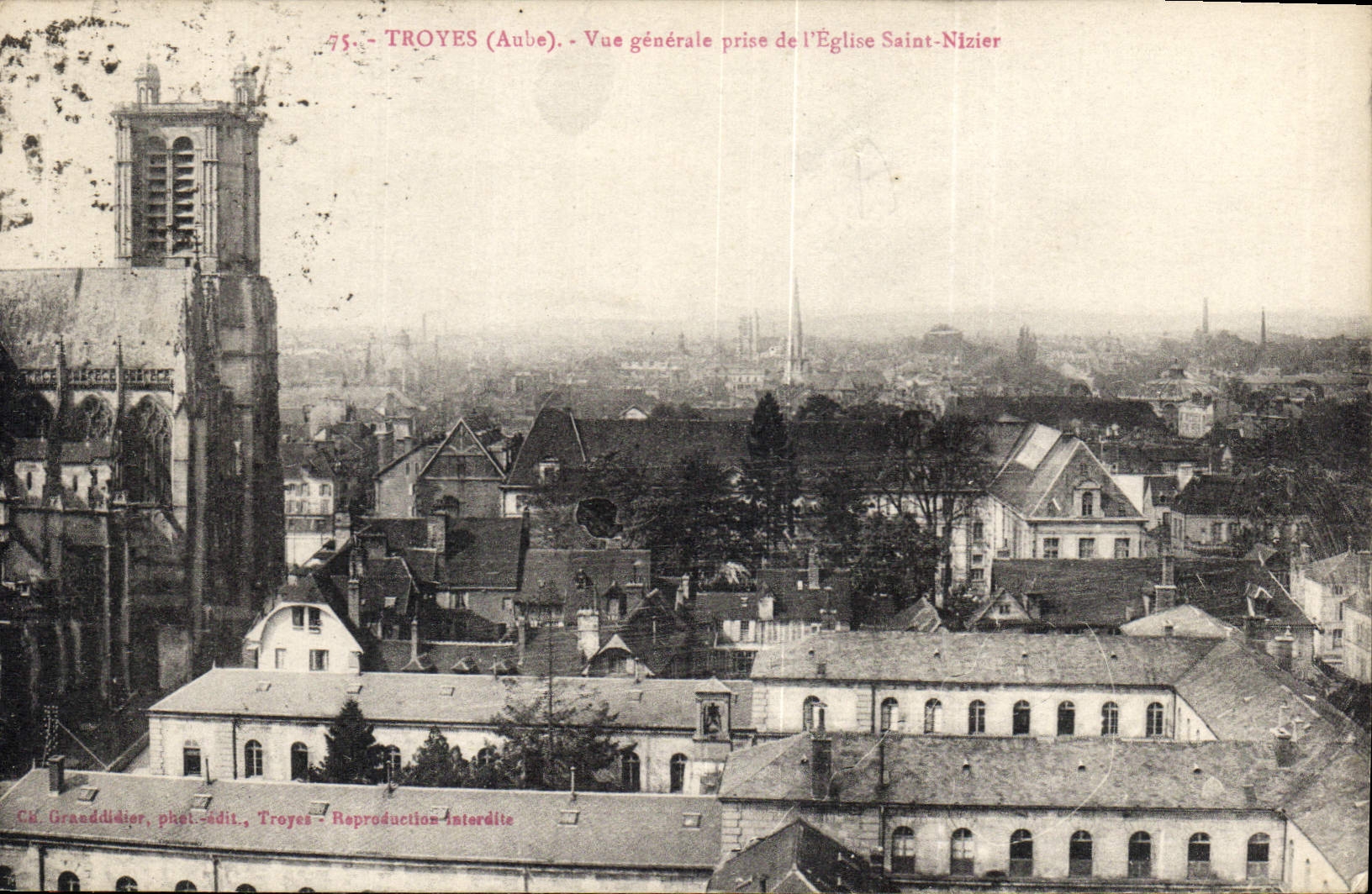 CPA Troyes Aube vue generale prise de l'Eglise Saint Nizier