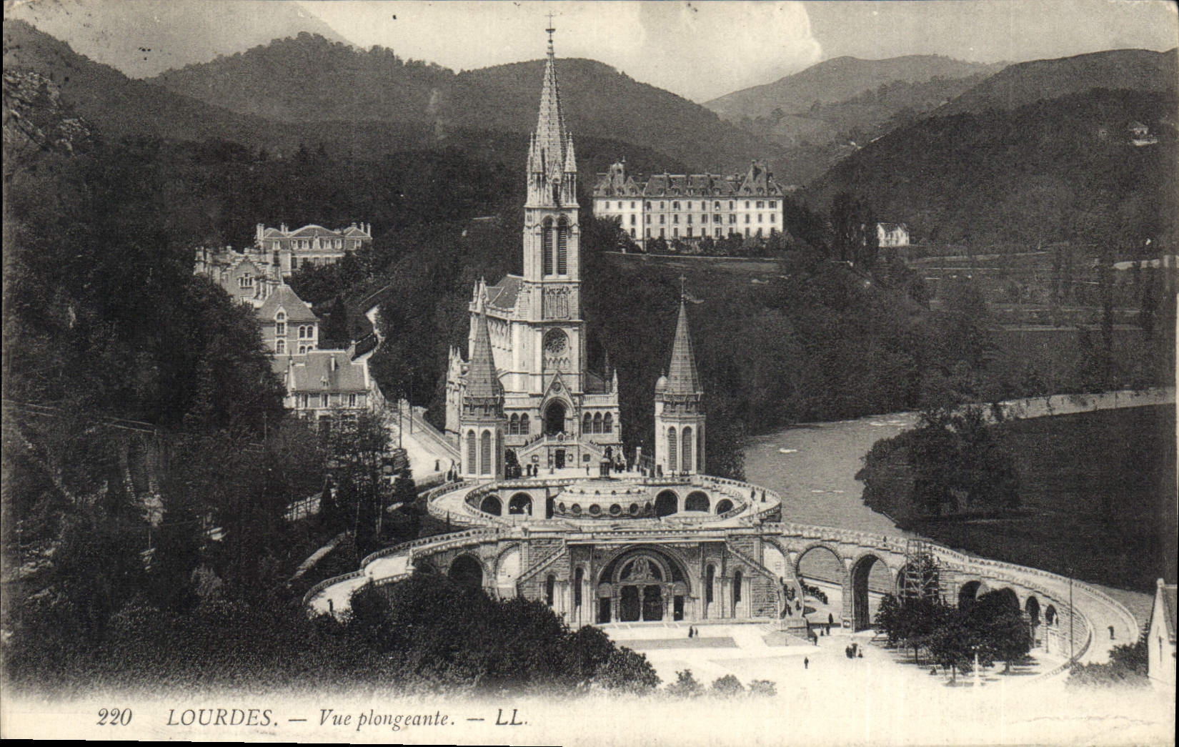 CPA Lourdes Vue plongeante 