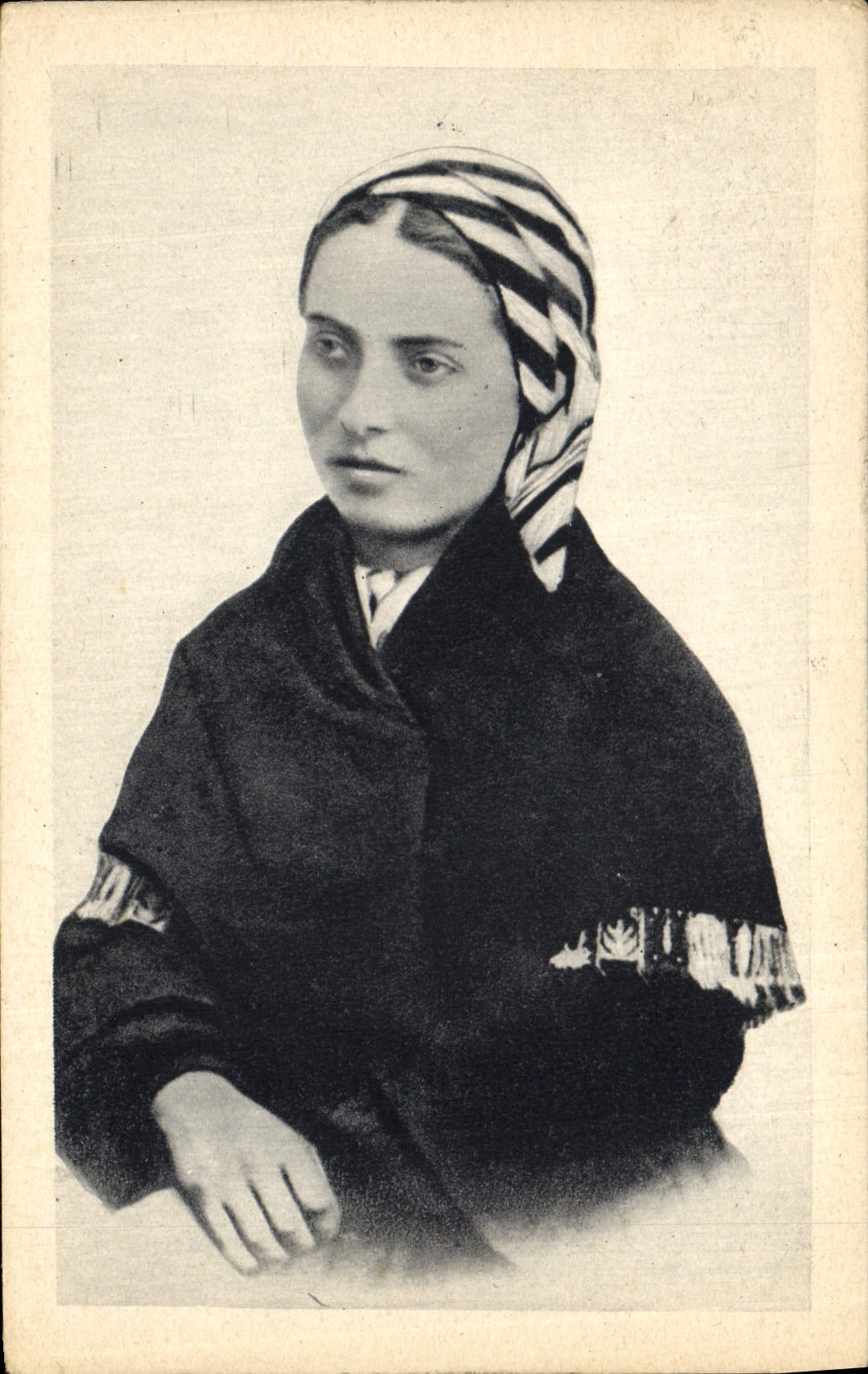 CPA Lourdes Portail authentique de Sainte Bernadette 