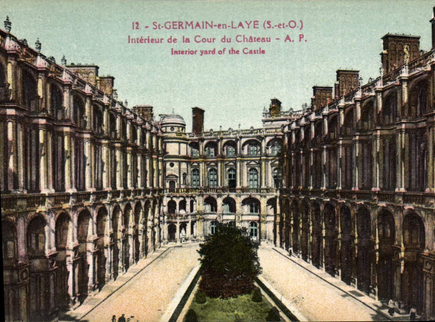 CPA St Germain en Laye S et O Interieur de la Cour du Chateau A P