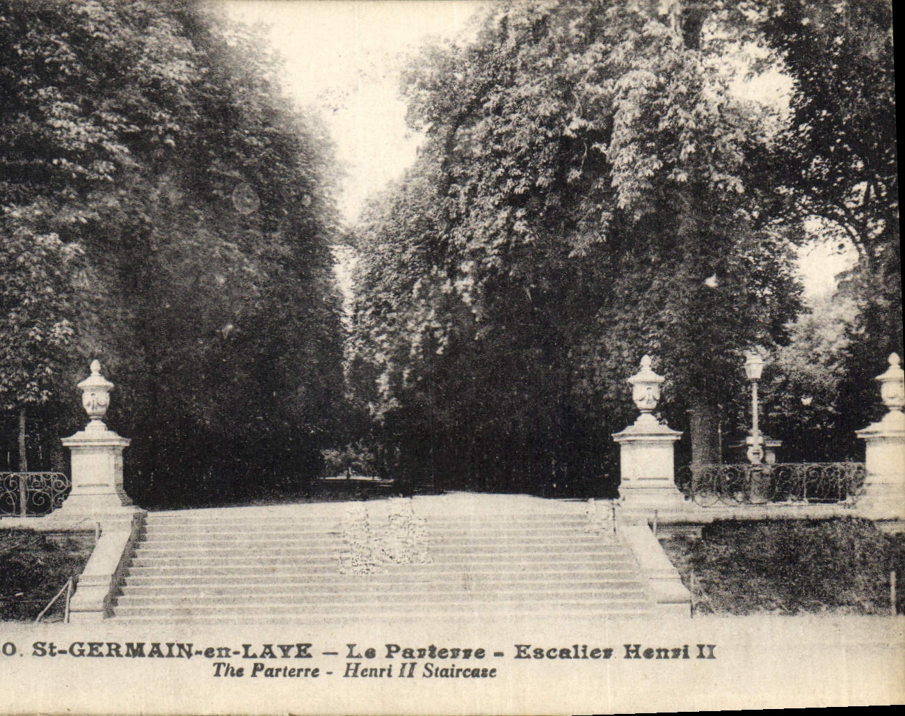 CPA St Germain en Laye Le Parterre Escalier Henri IV