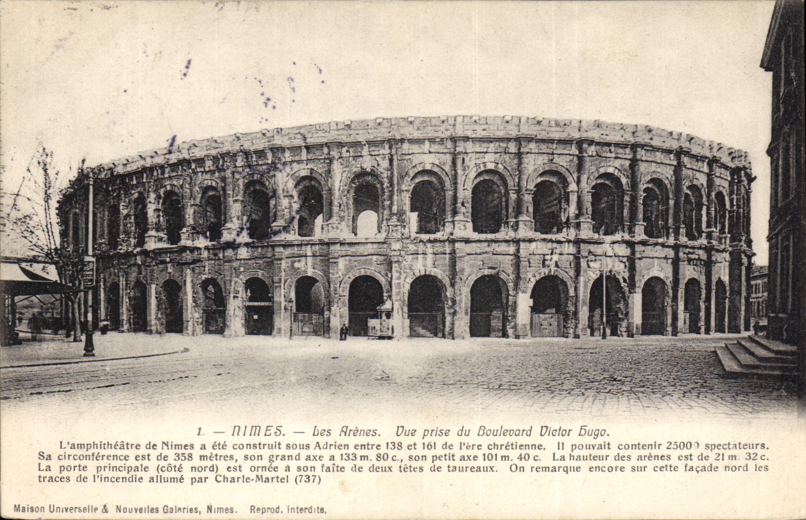 CPA Nimes Les Arenes Vue prise du Boulevard Victor Hugo 