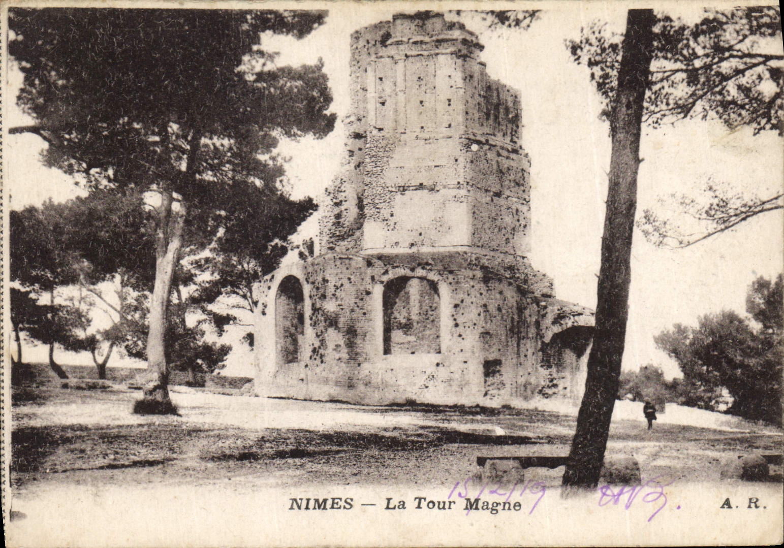 CPA Nimes La Tour Magne 