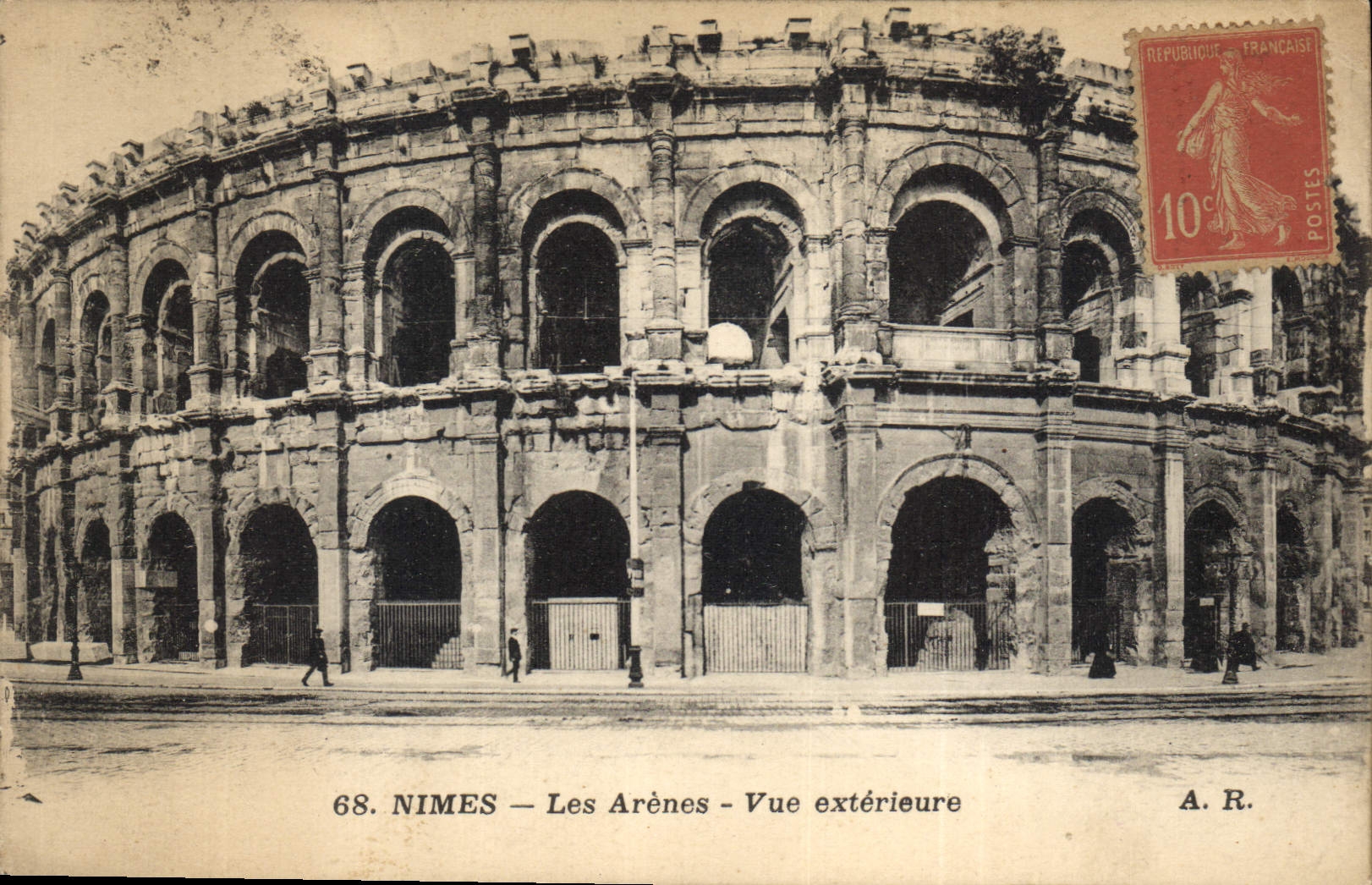CPA Nimes Les Arenes Vue exterieure 