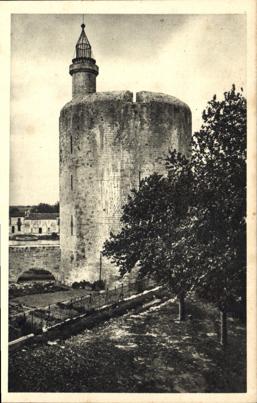 CPA Aigues Mortes Gard Tour de Constrance 