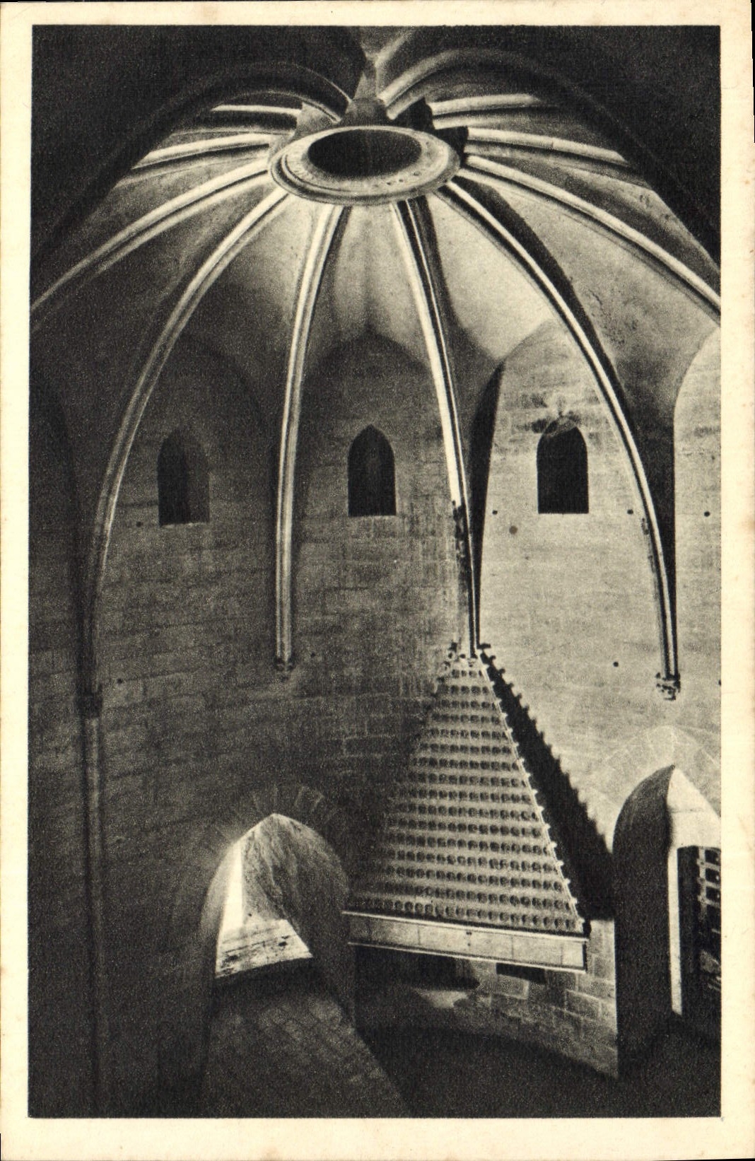 CPA Aigues Mortes Gard Tour de Constance Salle des Gardes 