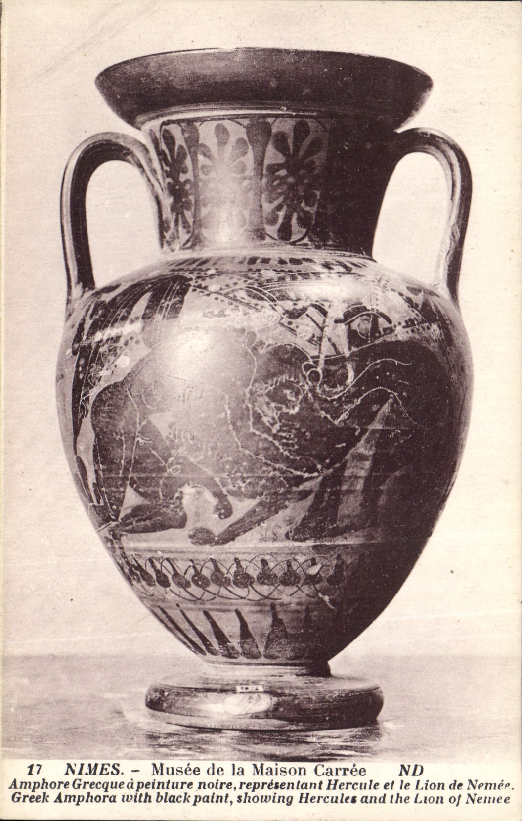 CPA Nimes Musee de la Maison Carree 