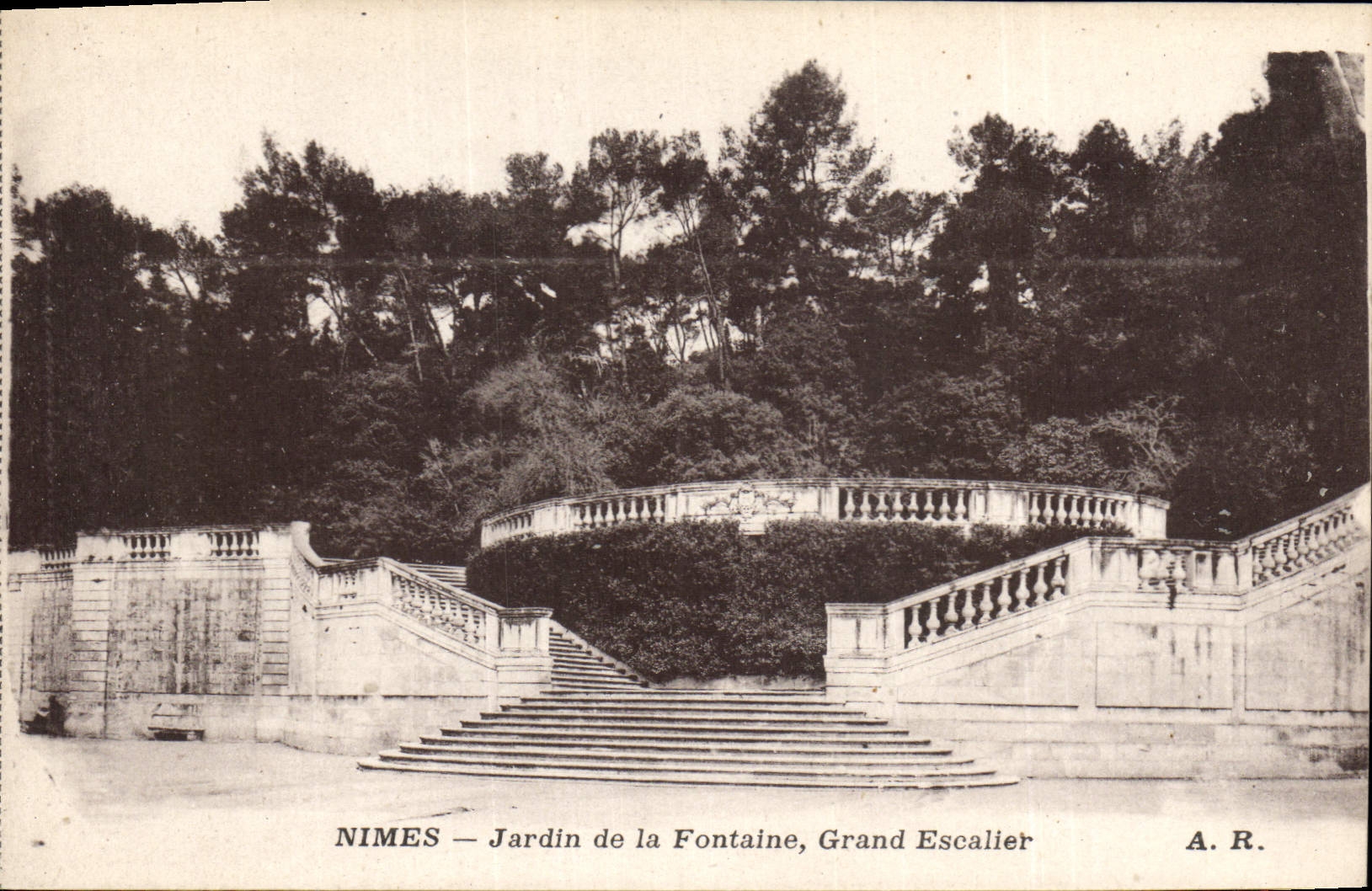 CPA Nimes Jarin de la Fontaine Grand Escaller