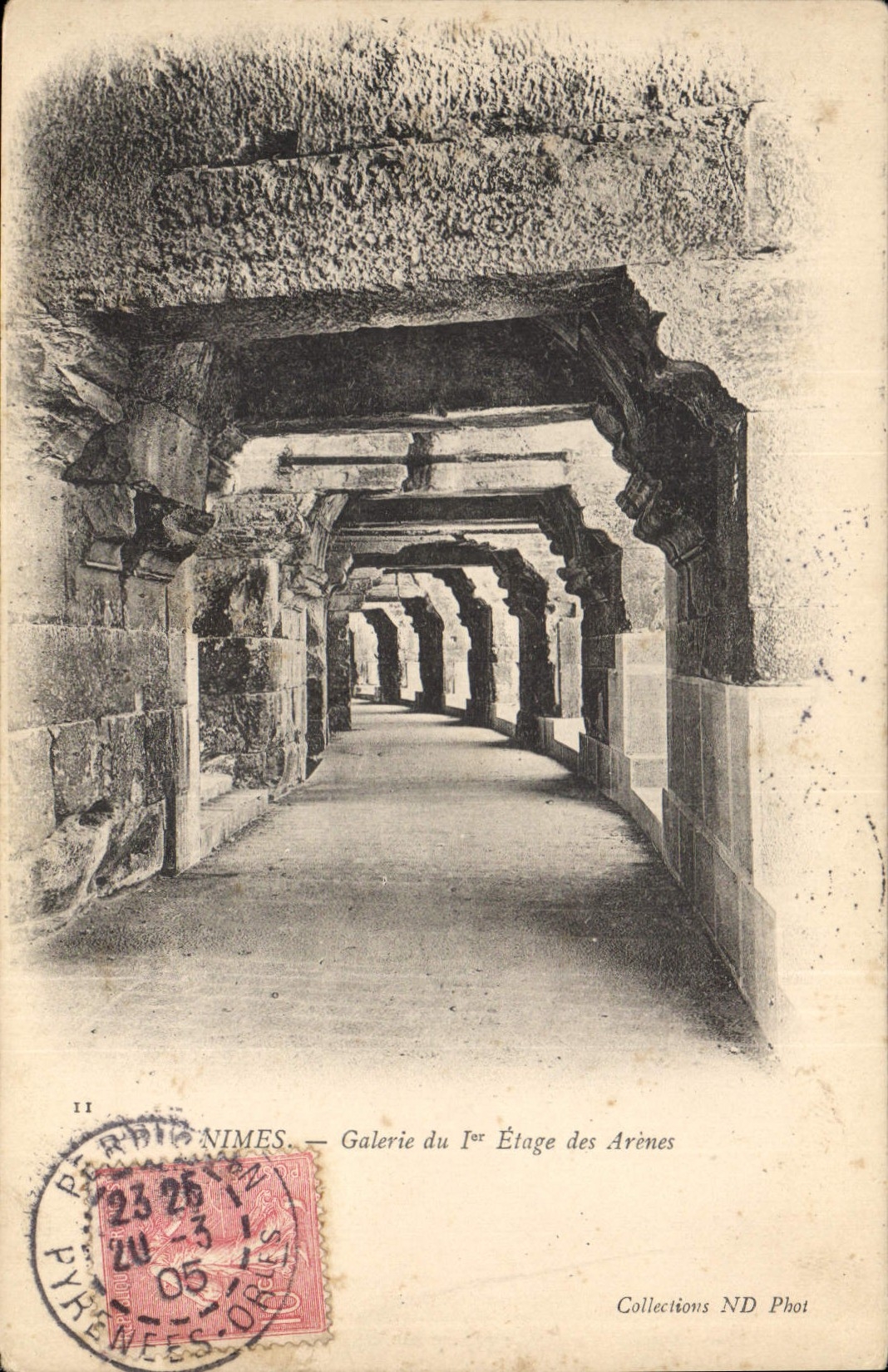 CPA Nimes Galerie du I Etage des Arenes 