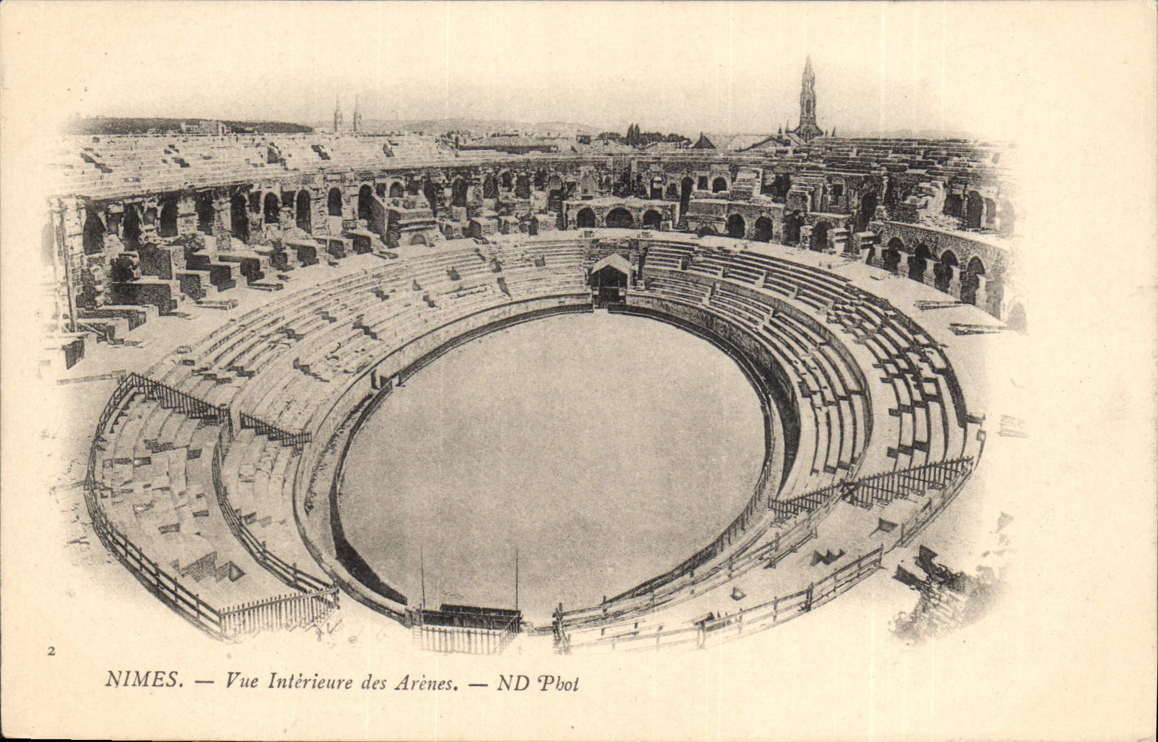 CPA Nimes Vue Interieure des Arenes 