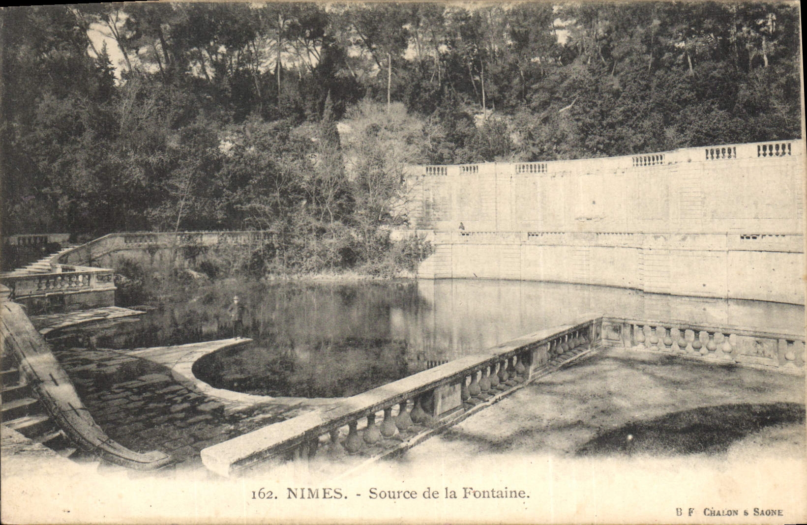 CPA Nimes Source de la Fontaine 