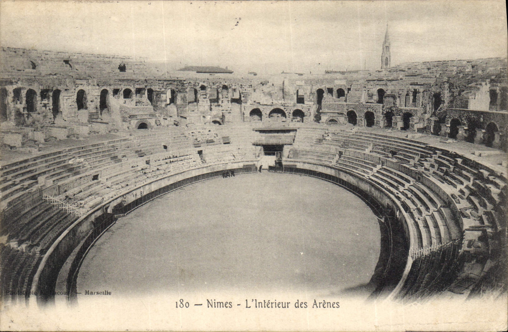 CPA Nimes l'Interieur des Arenes 