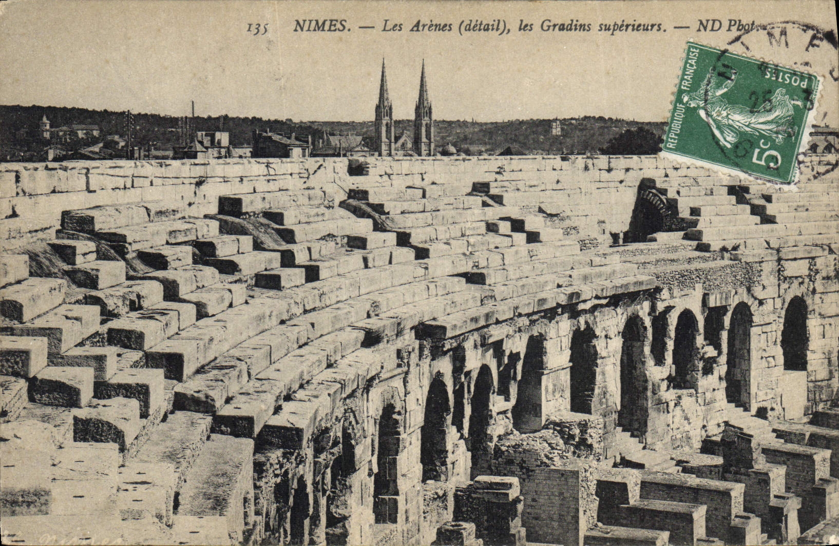 CPA Nimes Les Arenes Detail Les Gradins superieurs 