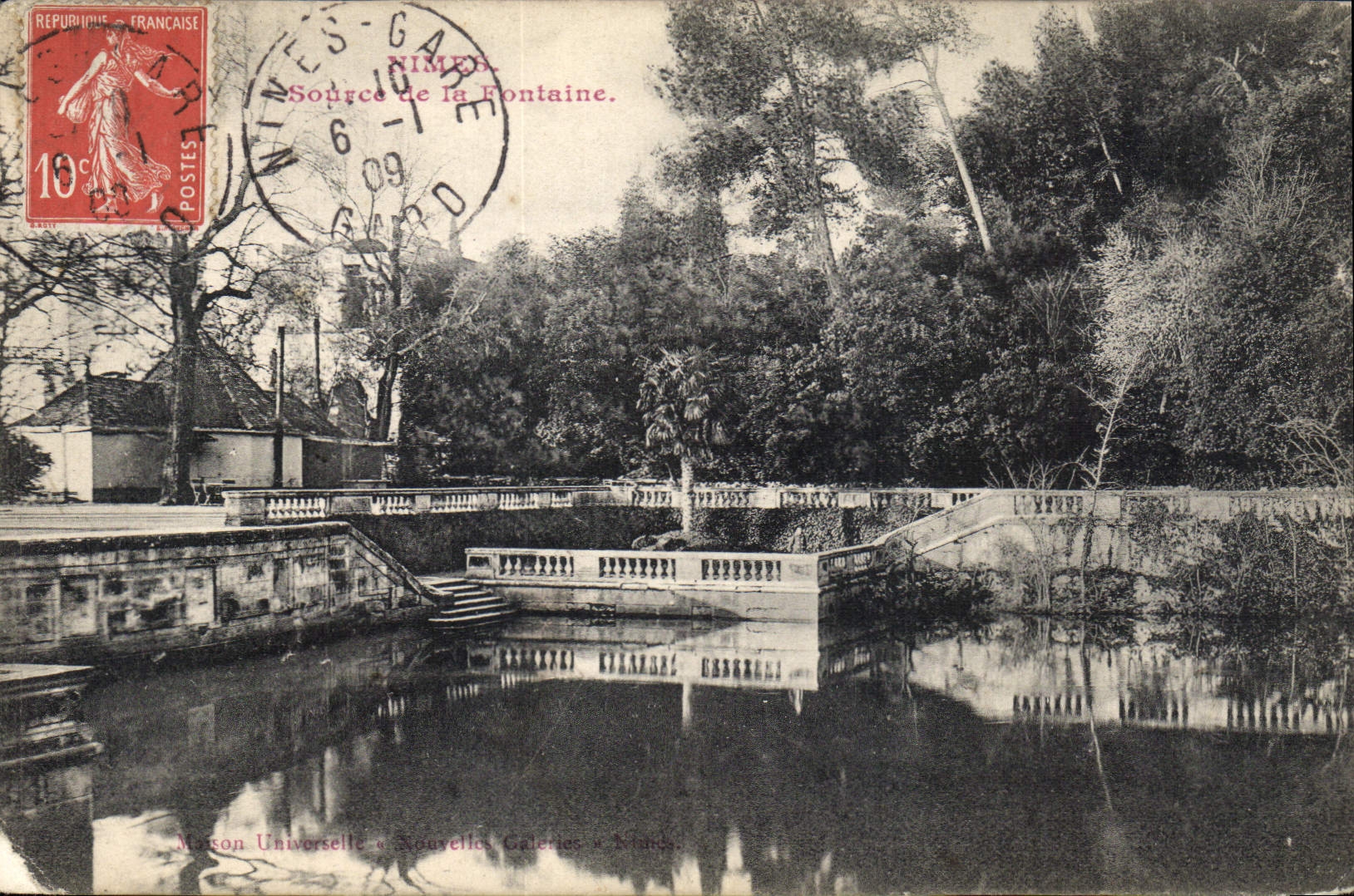 CPA Nimes Source de la Fontaine 
