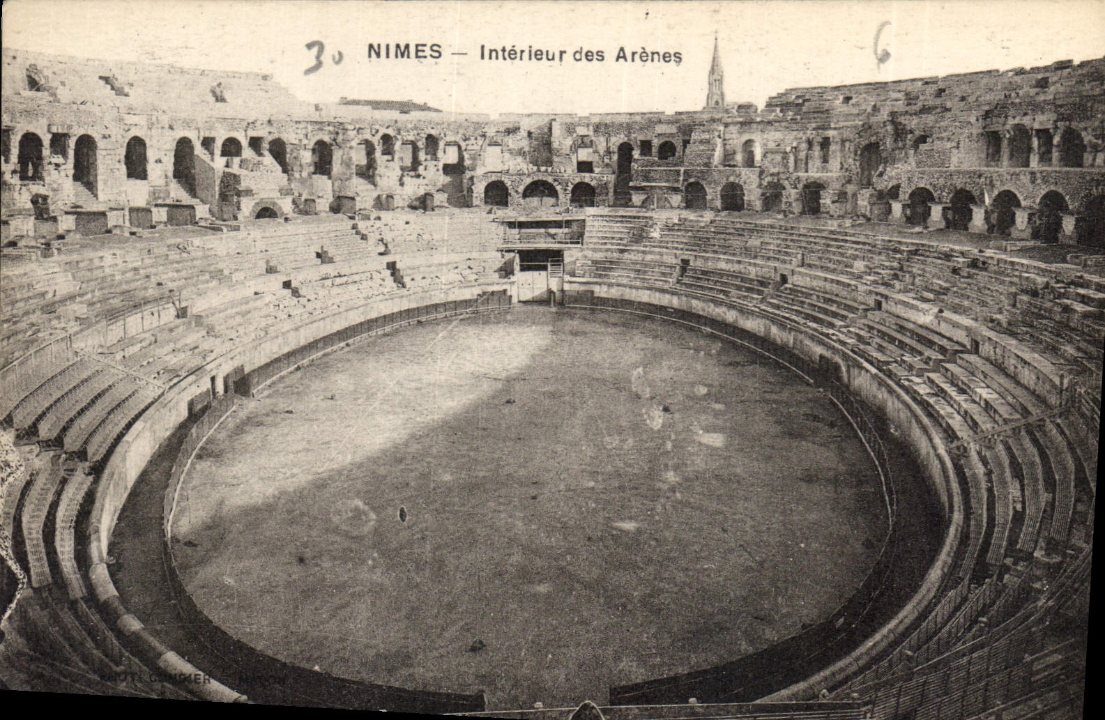 CPA Nimes Interieur des Arenes 