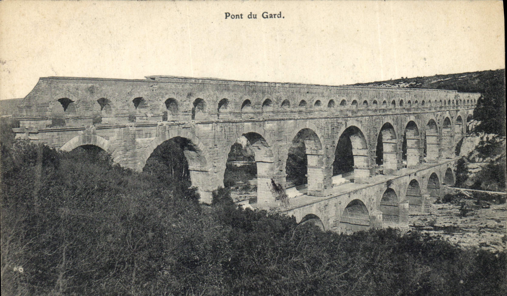 CPA Pont du Gard 