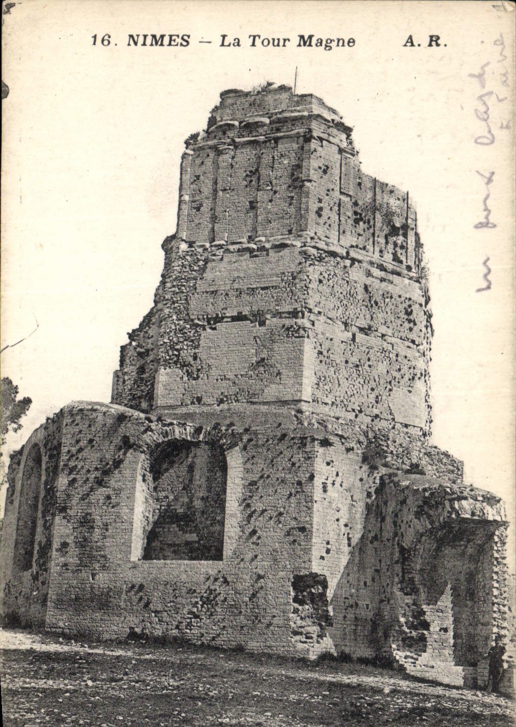 CPA Nimes La Tour Magne 