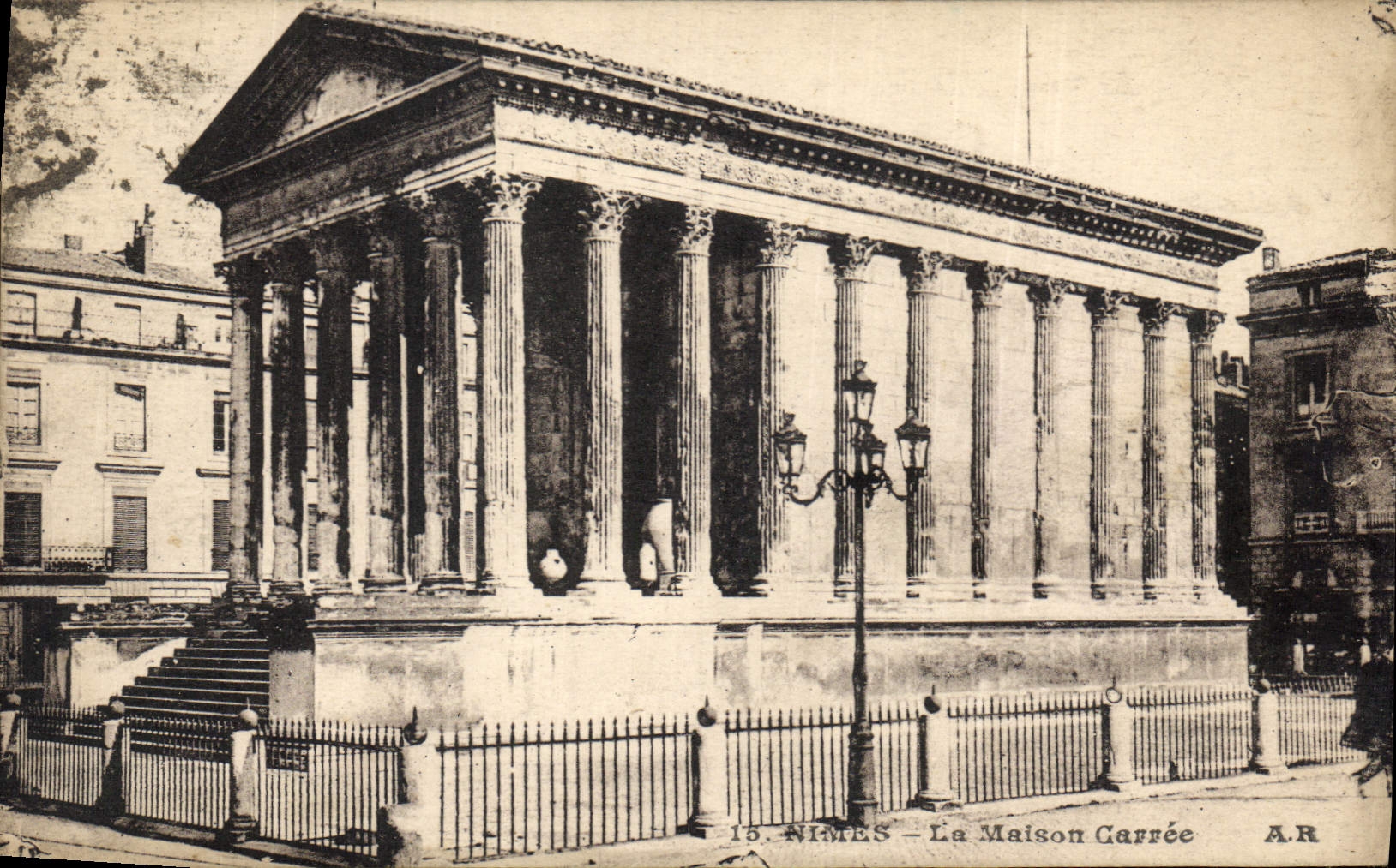 CPA Nimes La Maison Carree 