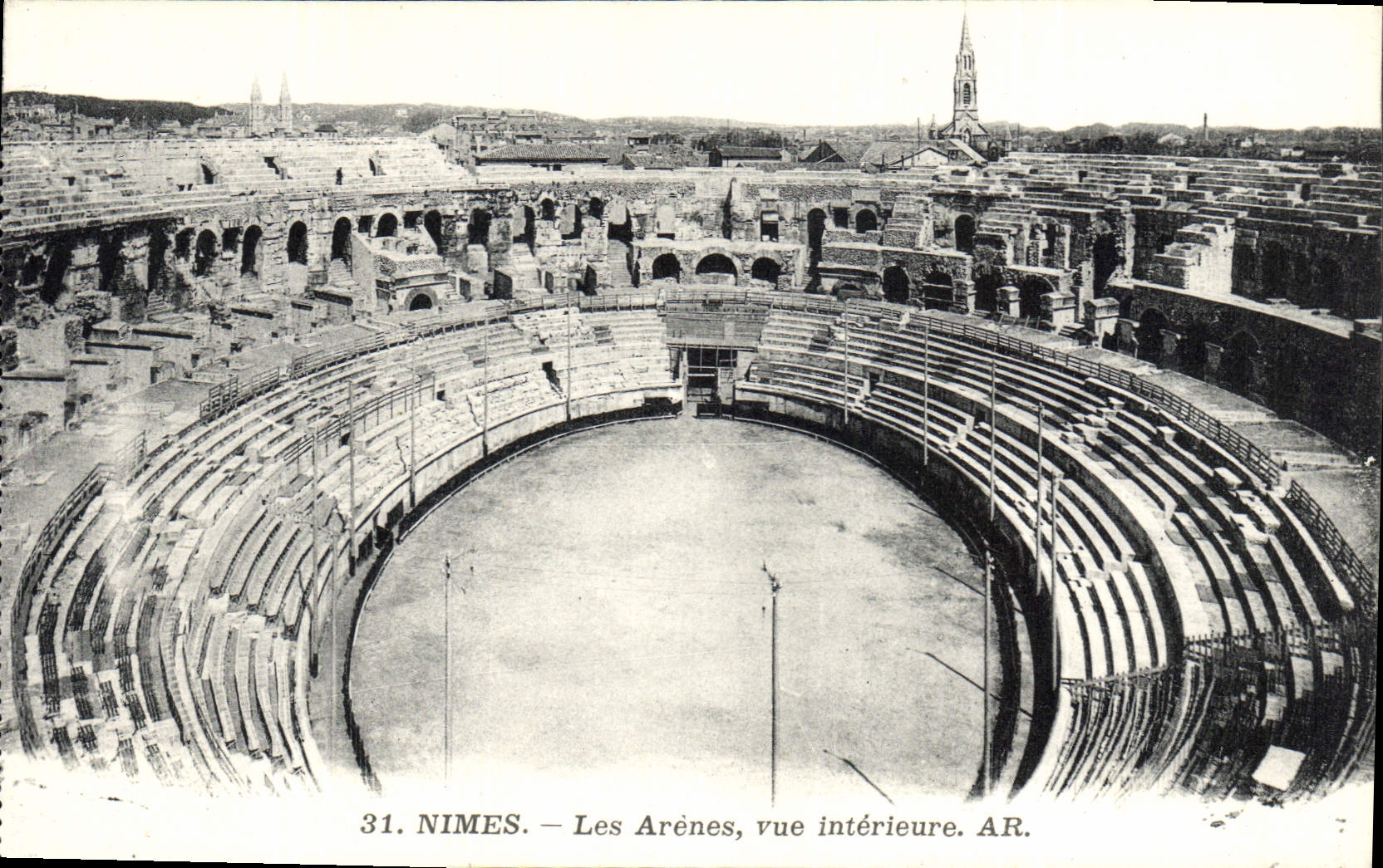 CPA Nimes Les Arenes vue Interieure 