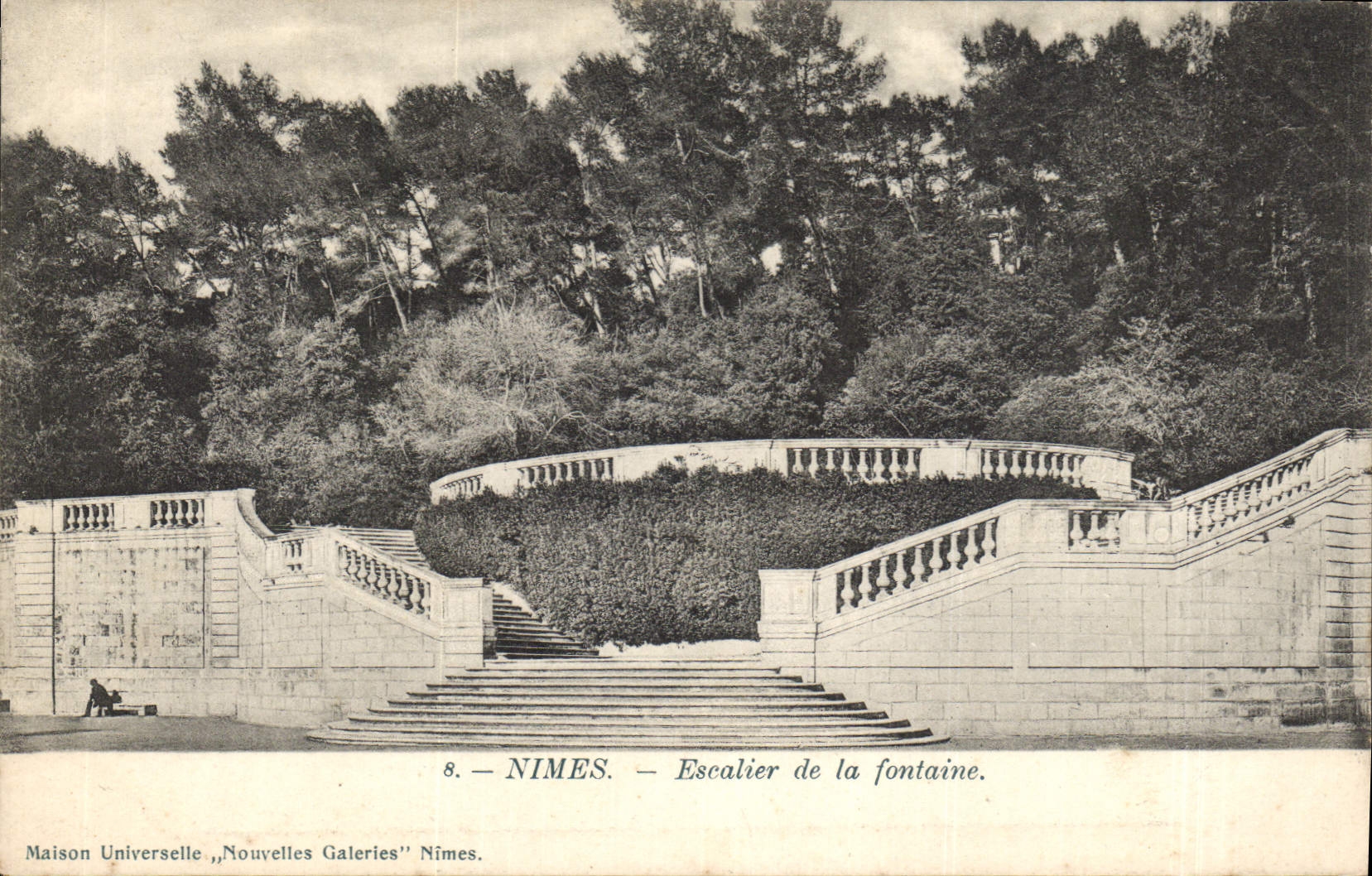 CPA Nimes Escalier de la fontaine 
