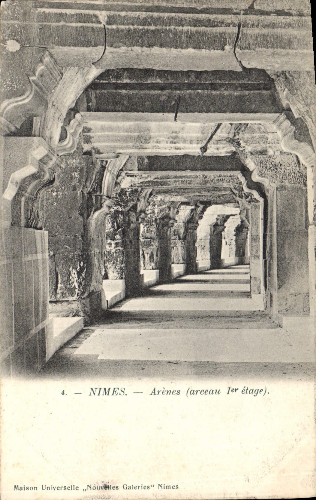 CPA Nimes Arenes arceau 1er etage 