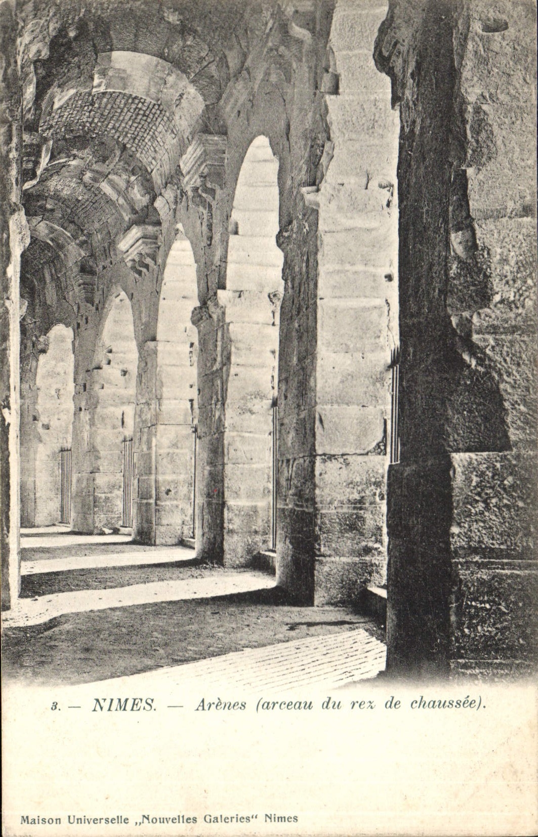 CPA Nimes Arenes arceau du rez de chaussee