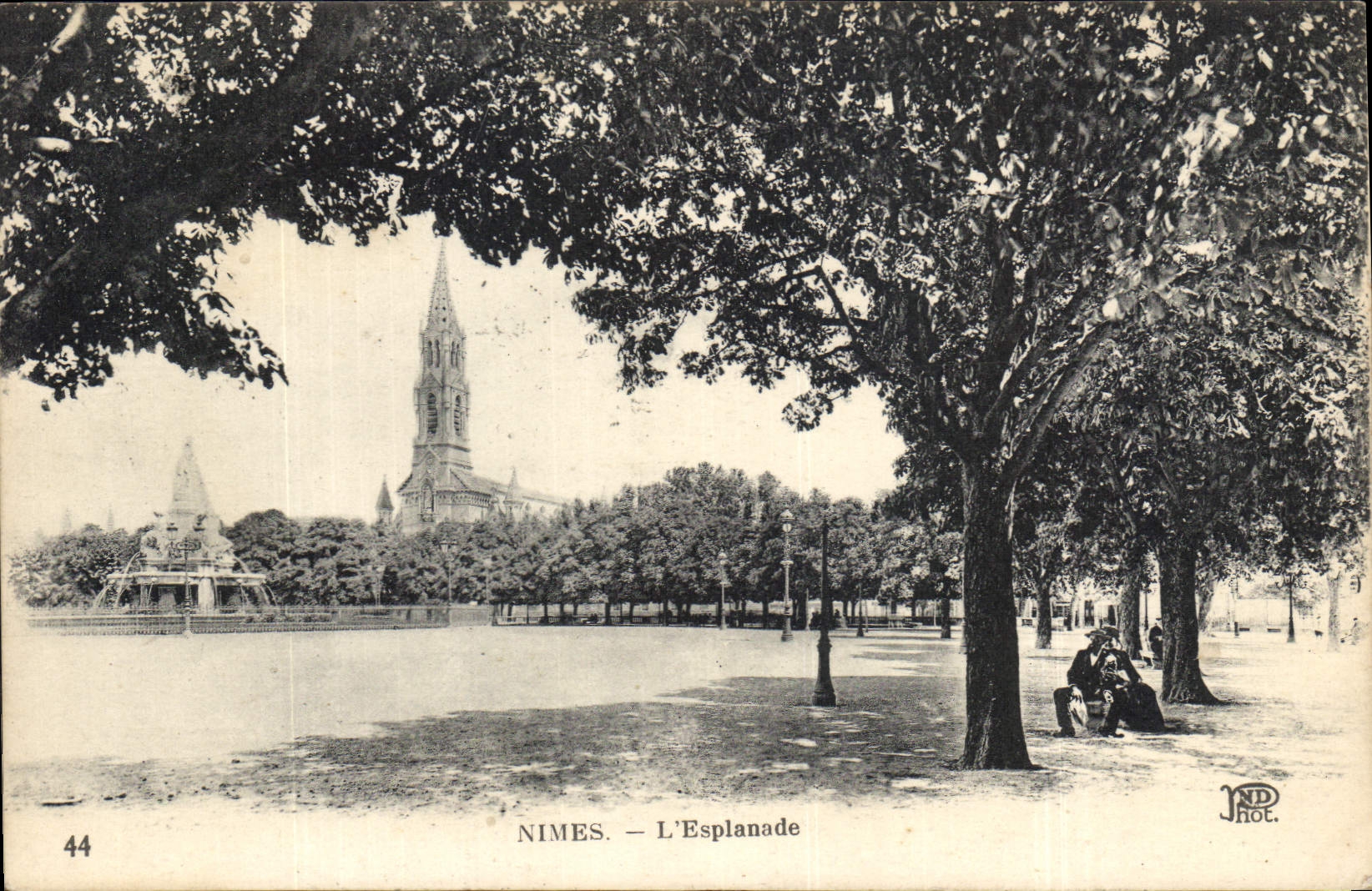 CPA Nimes l'Esplanade 