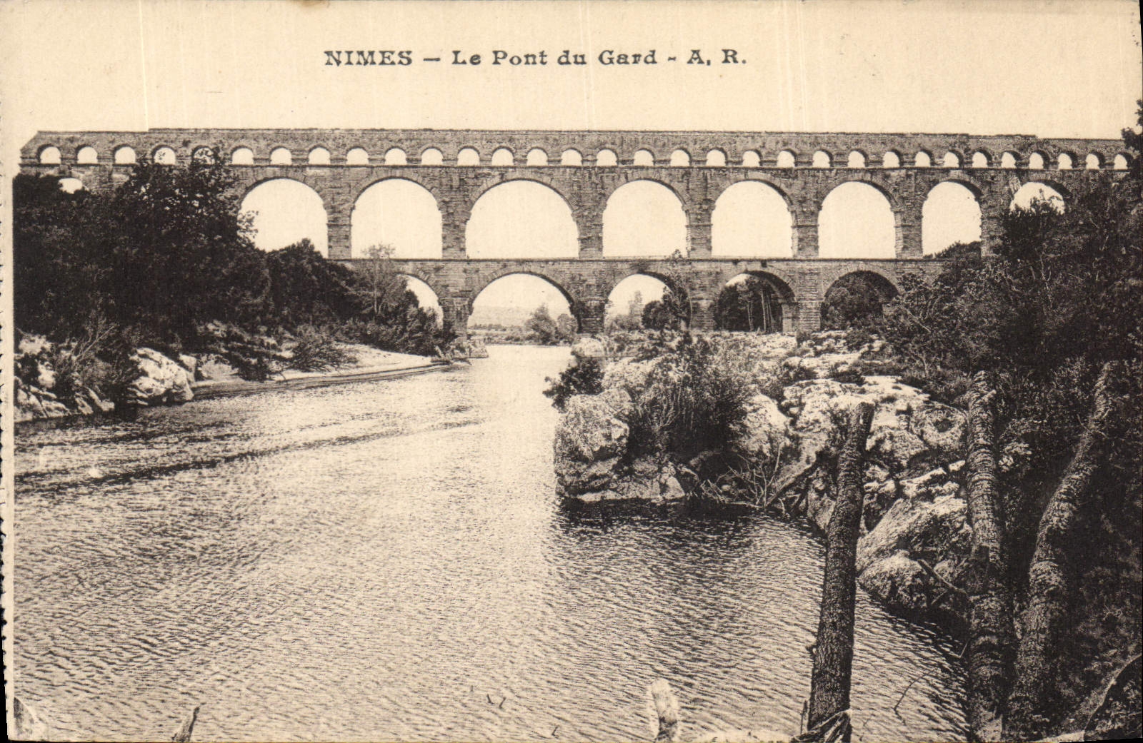 CPA Nimes Le Pont du Gard 