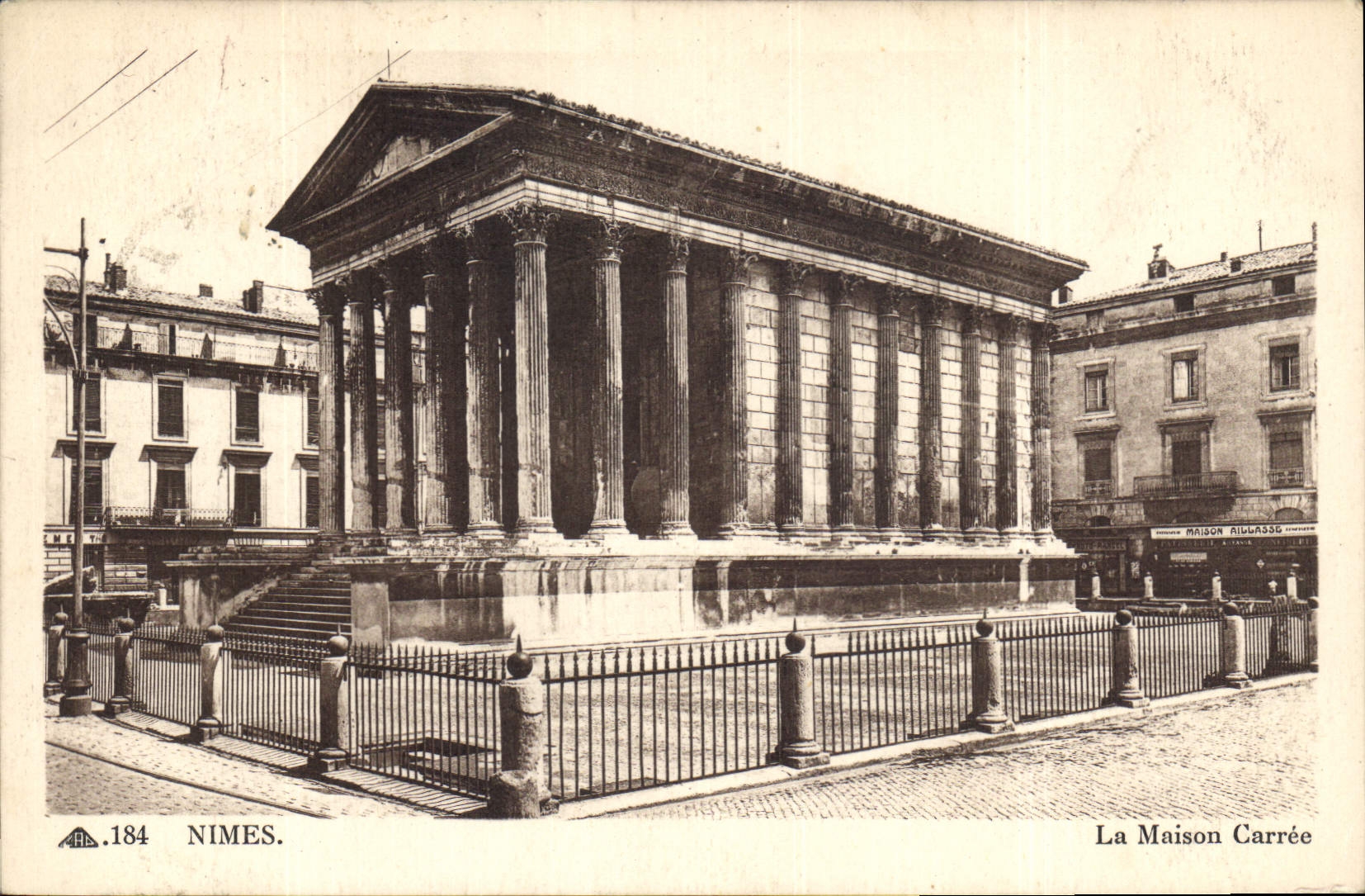 CPA Nimes La Maison Carree 