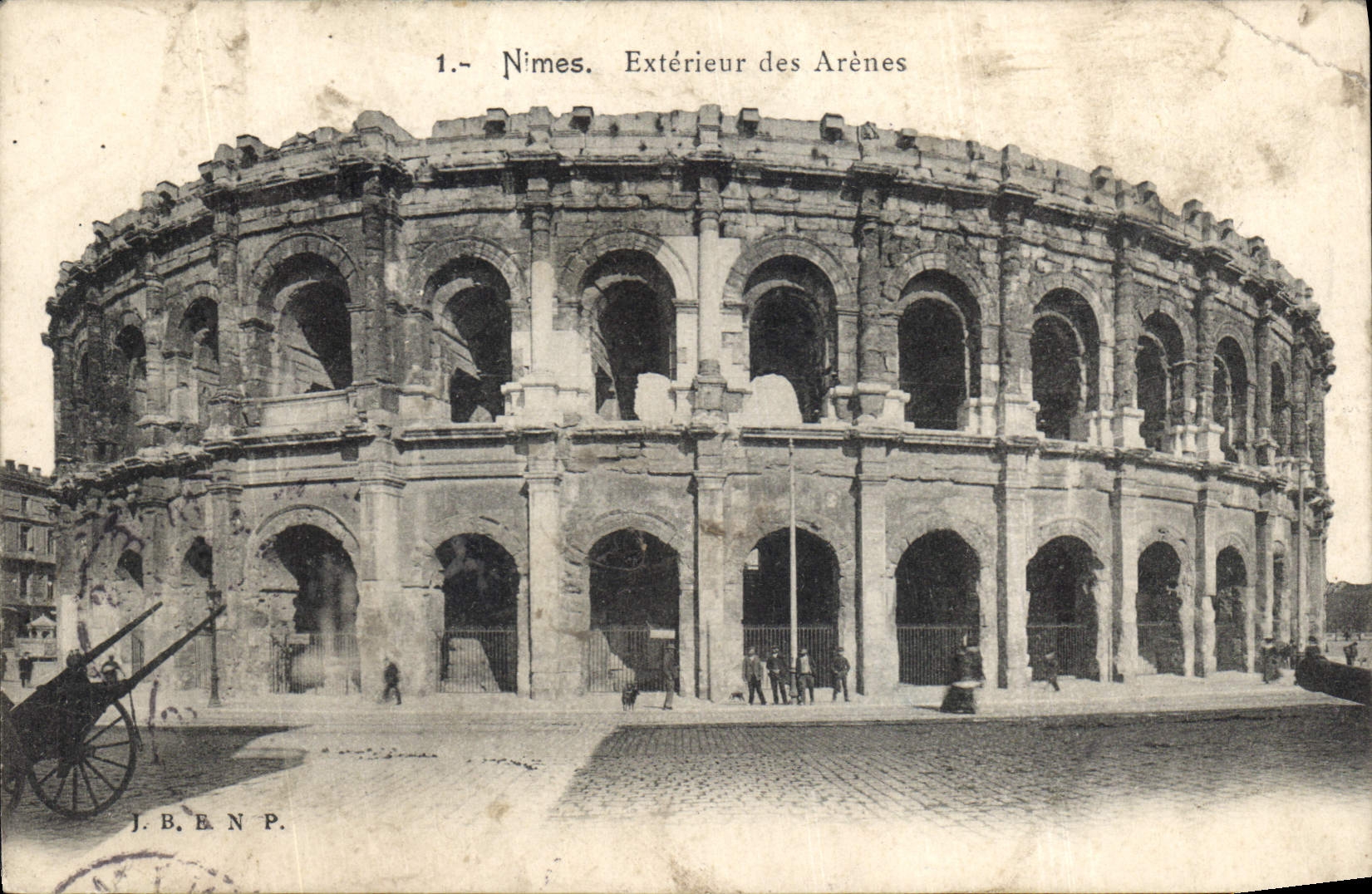 CPA Nimes Exterieur des Arenes 