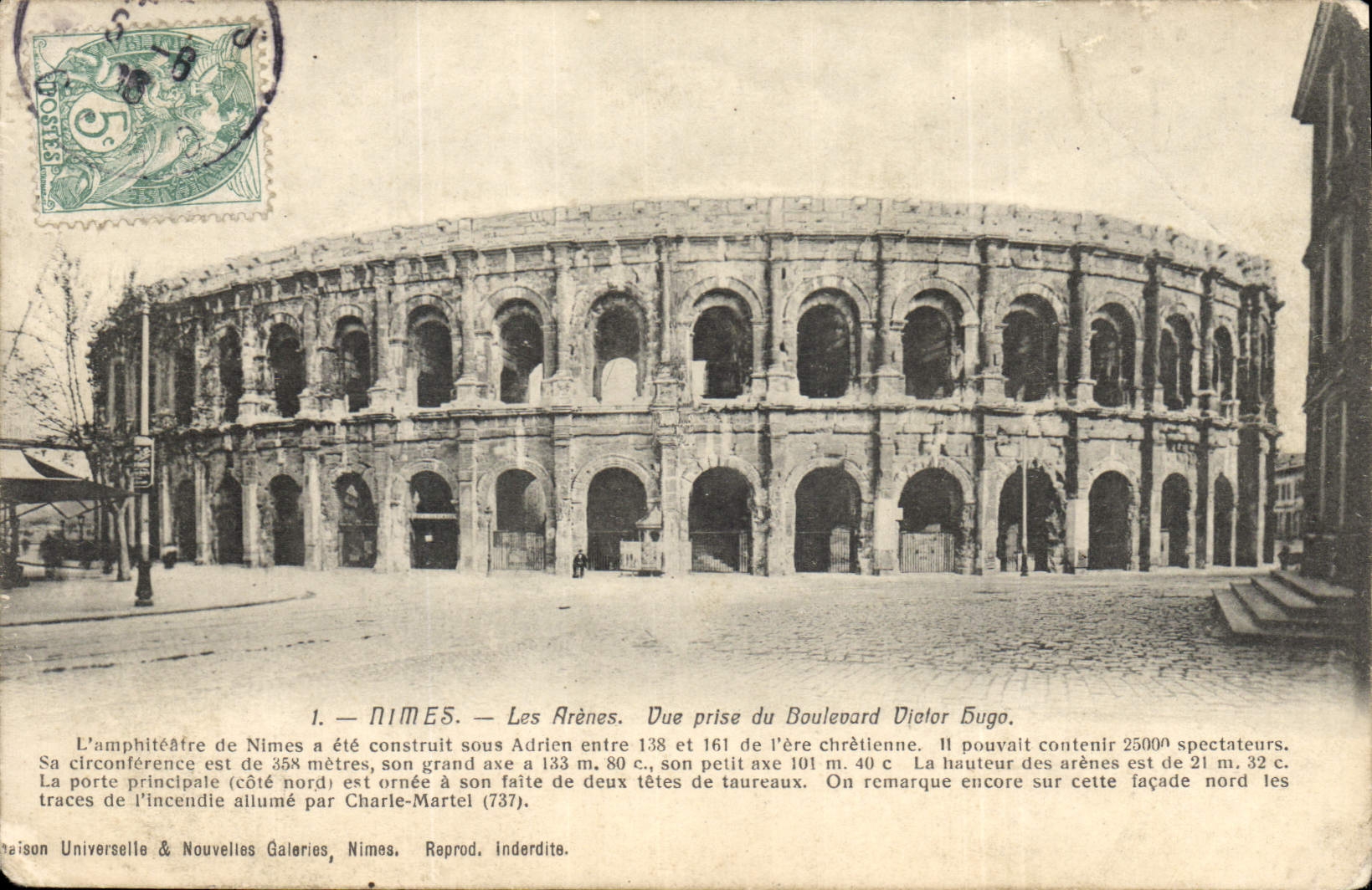CPA Nimes les Arenes vue prise du Boulevard Victor Hugo