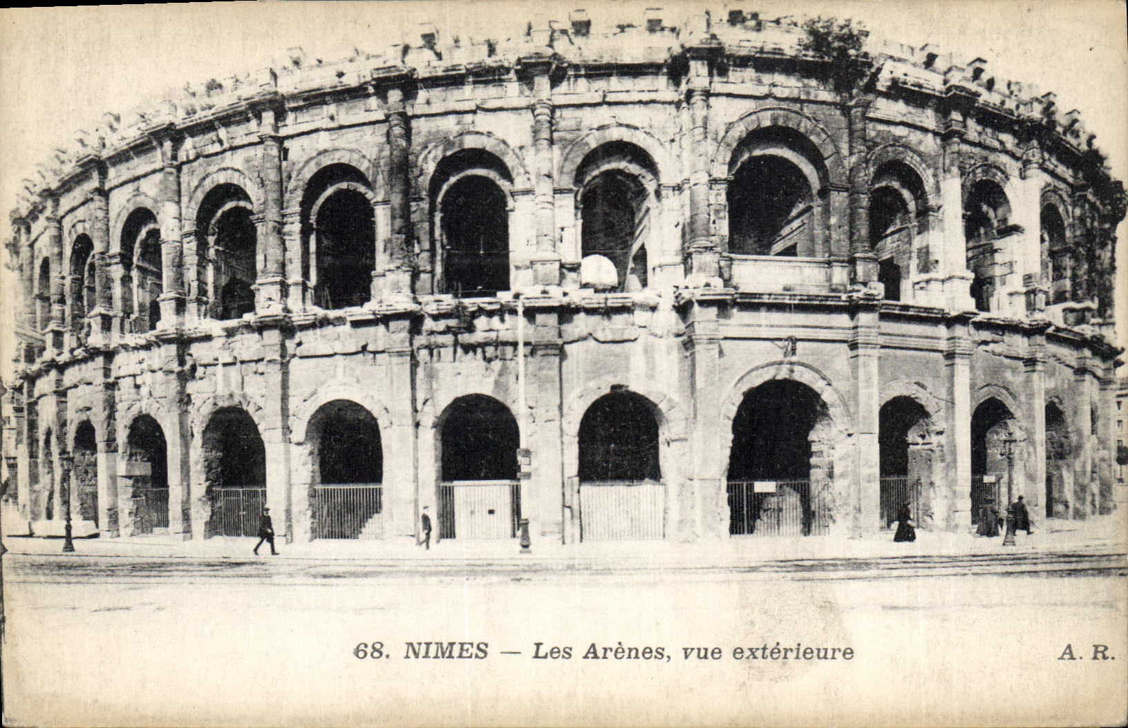 CPA Nimes Les Arenes vue exterieure 