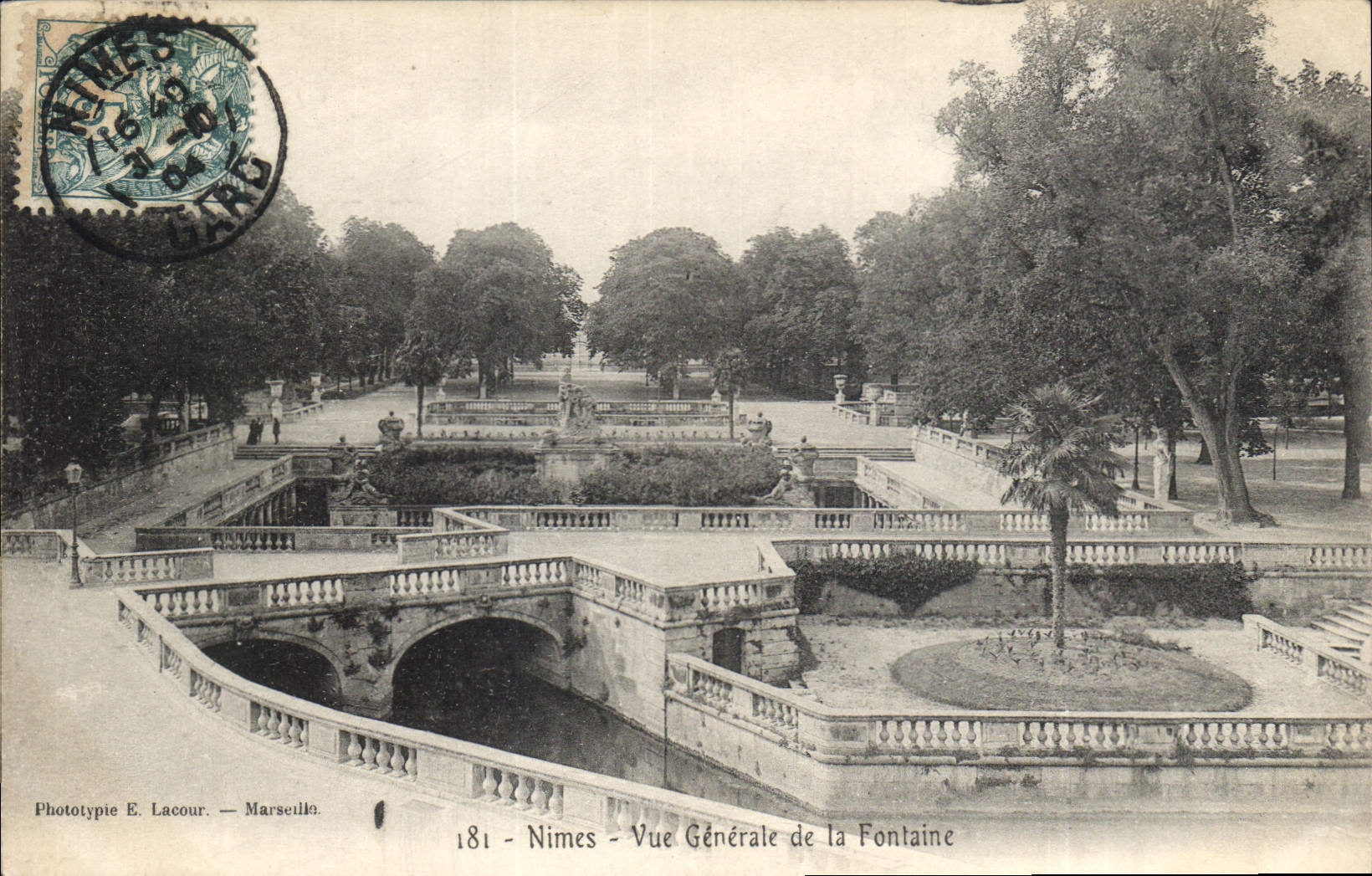 CPA Nimes vue generale de la Fontaine 