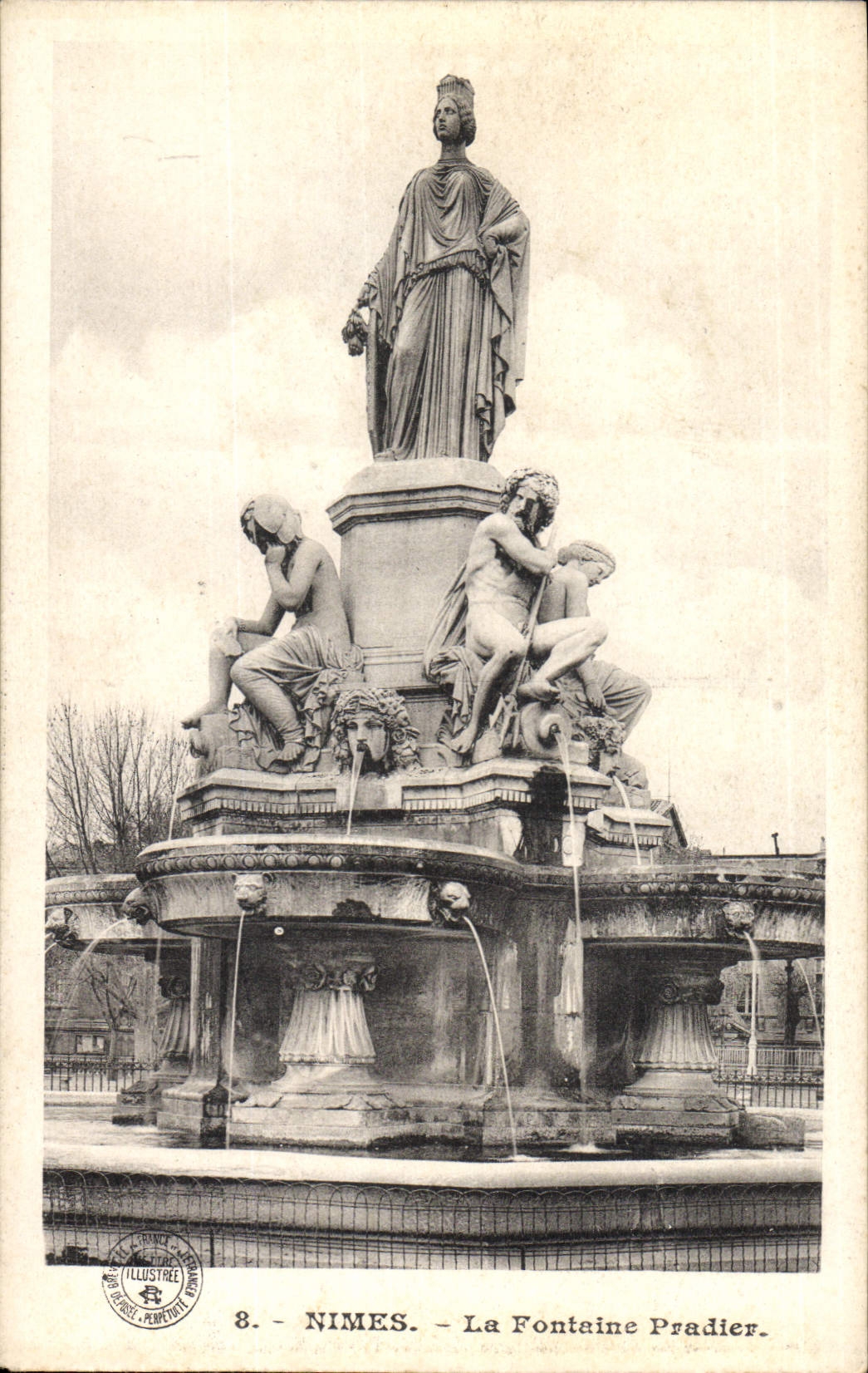 CPA Nimes la Fontaine Pradier 