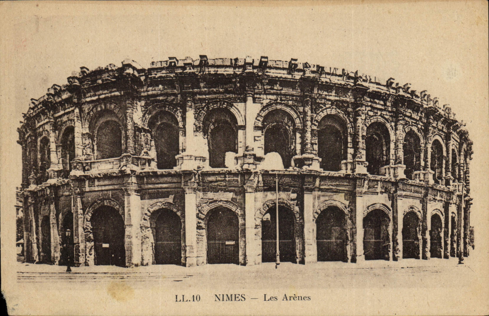 CPA Nimes Les Arenes 