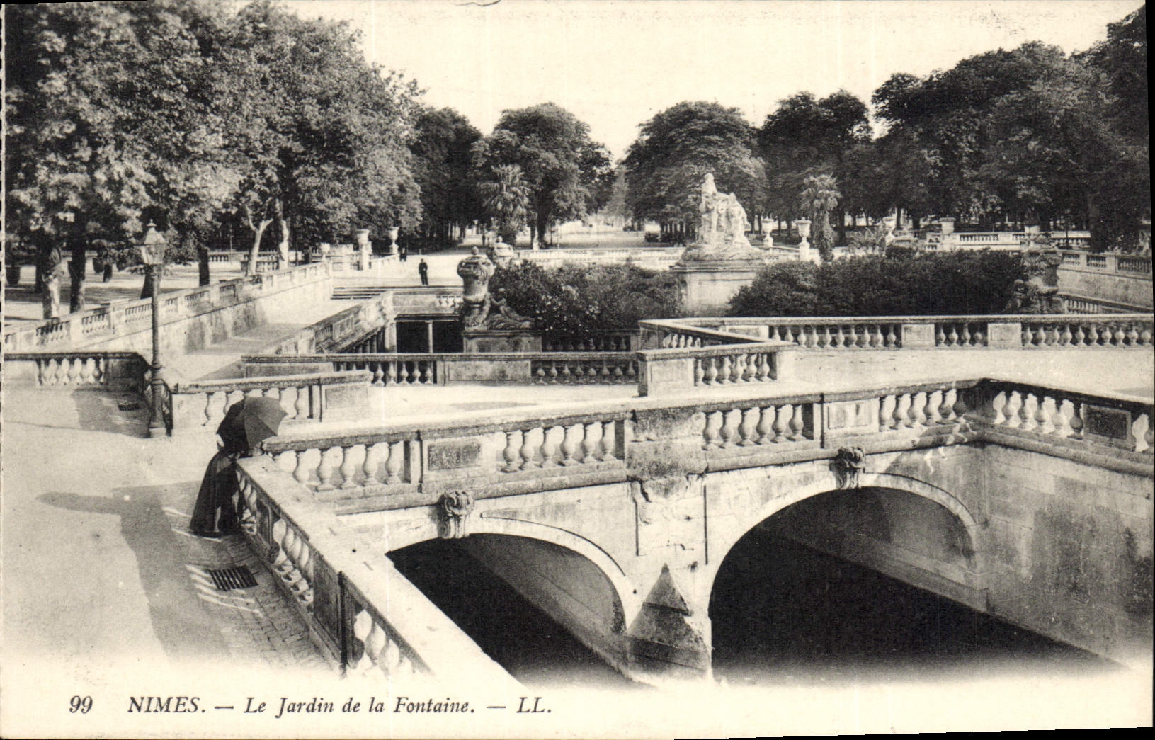 CPA Nimes le Jardin de la Fontaine 