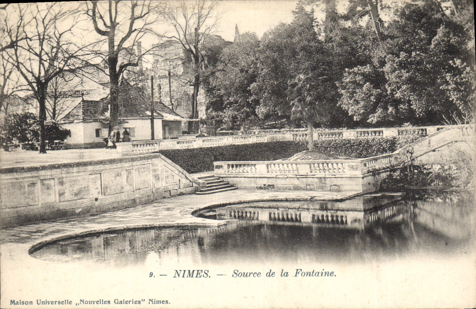 CPA Nimes Source de la Fontaine 