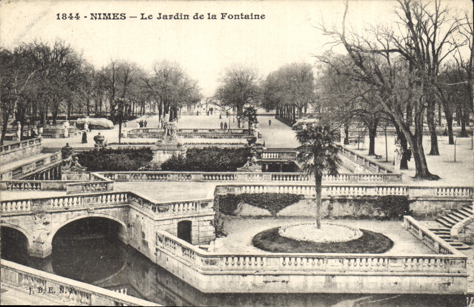 CPA Nimes le Jardin de la Fontaine 