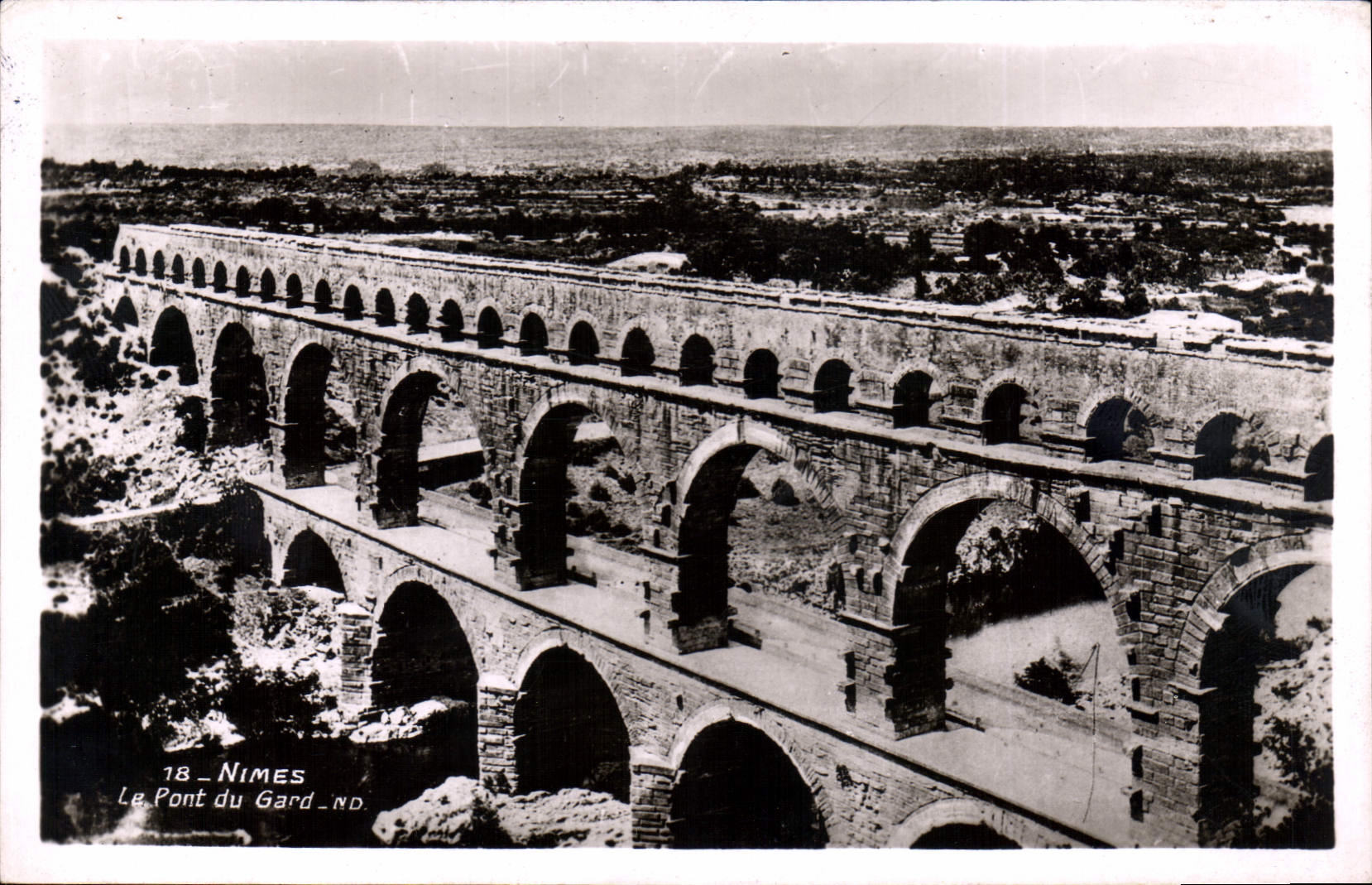 CPA Nimes le Pont du Gard 