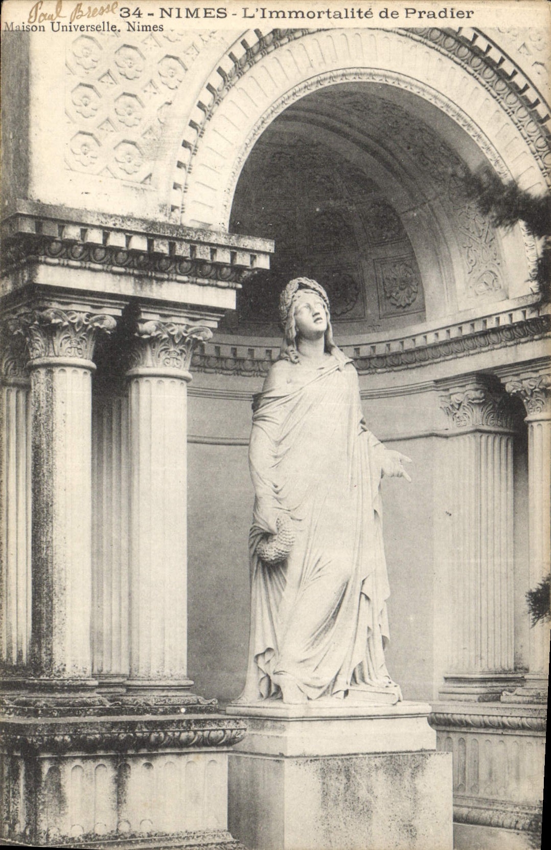 CPA Nimes L'Immortalite de Pradier 
