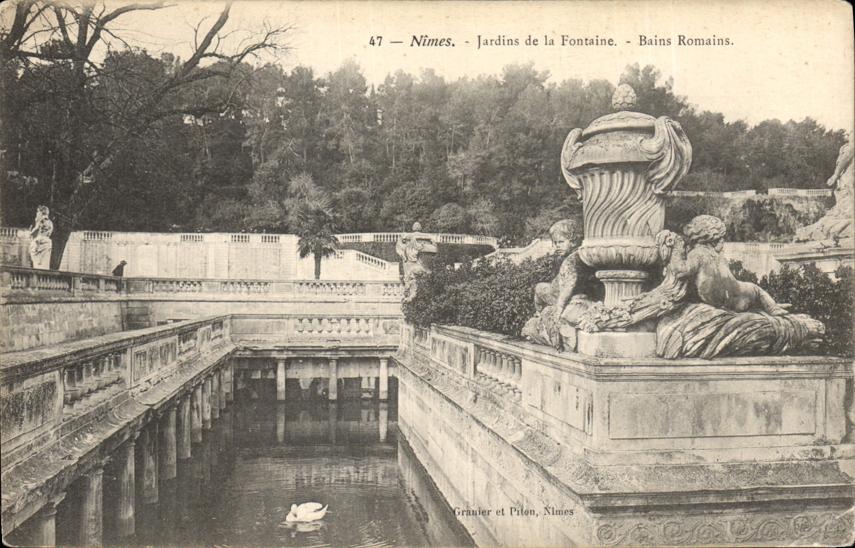 CPA Nimes Jardin de la Fontaine Bains Romains