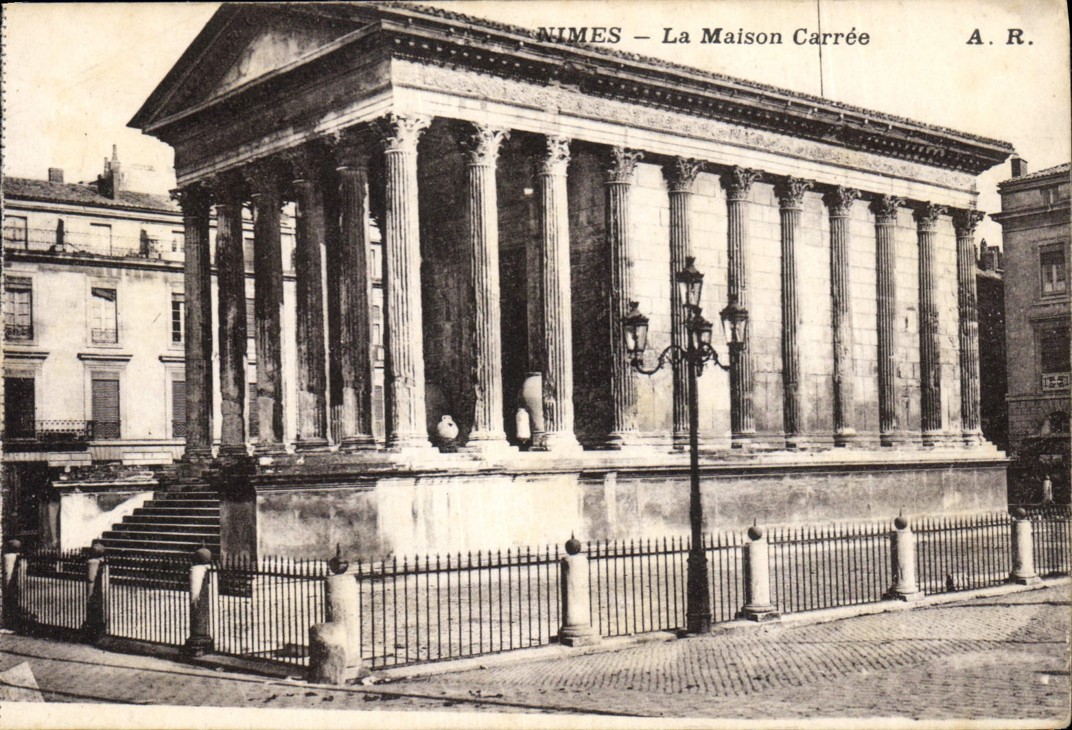 CPA Nimes la Maison Carree 