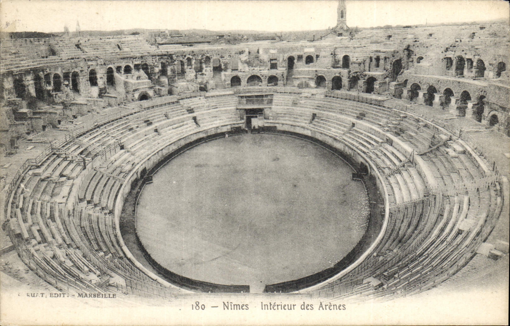 CPA Nimes Interieur des Arenes 