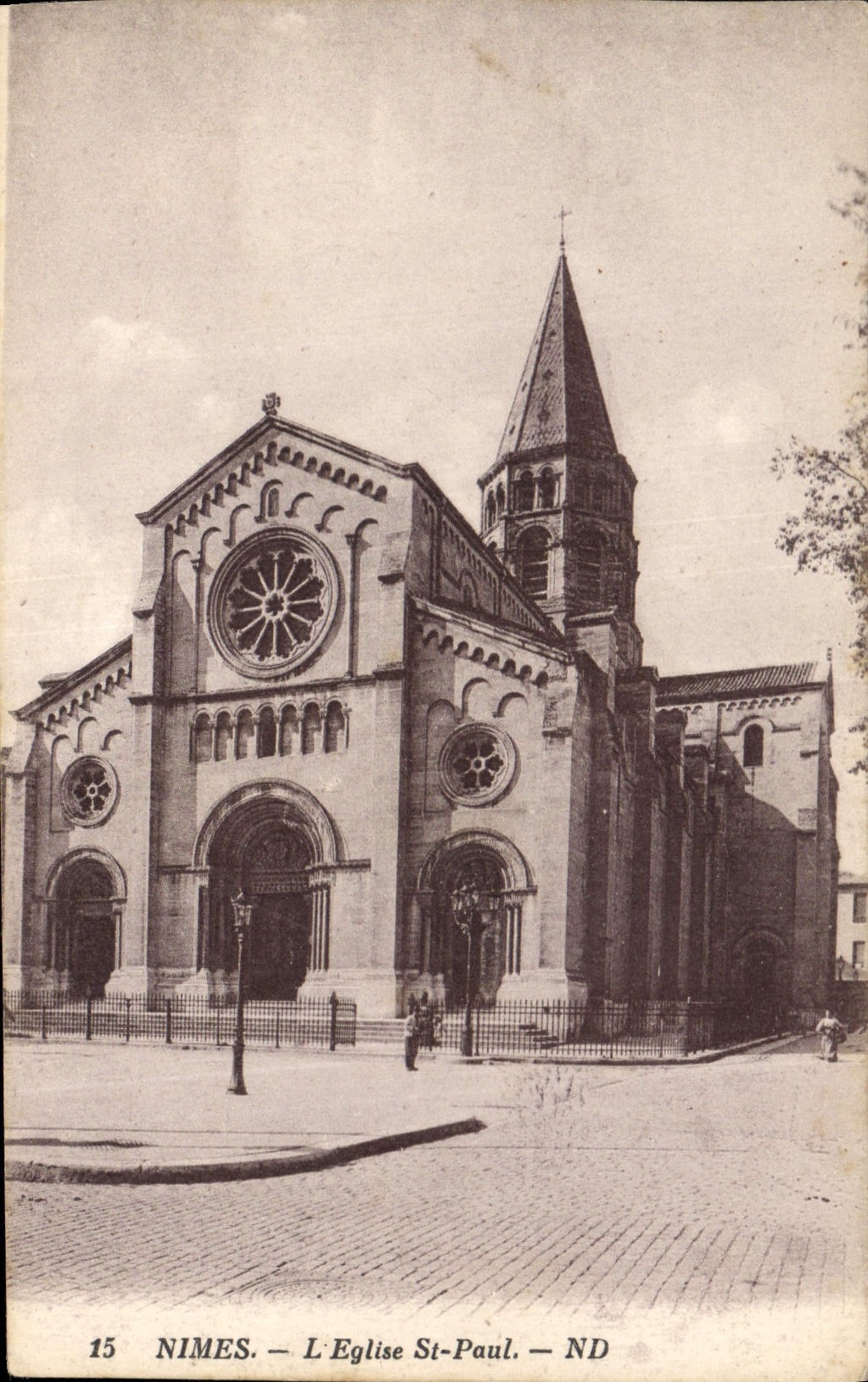 CPA Nimes L'Eglise St Paul 