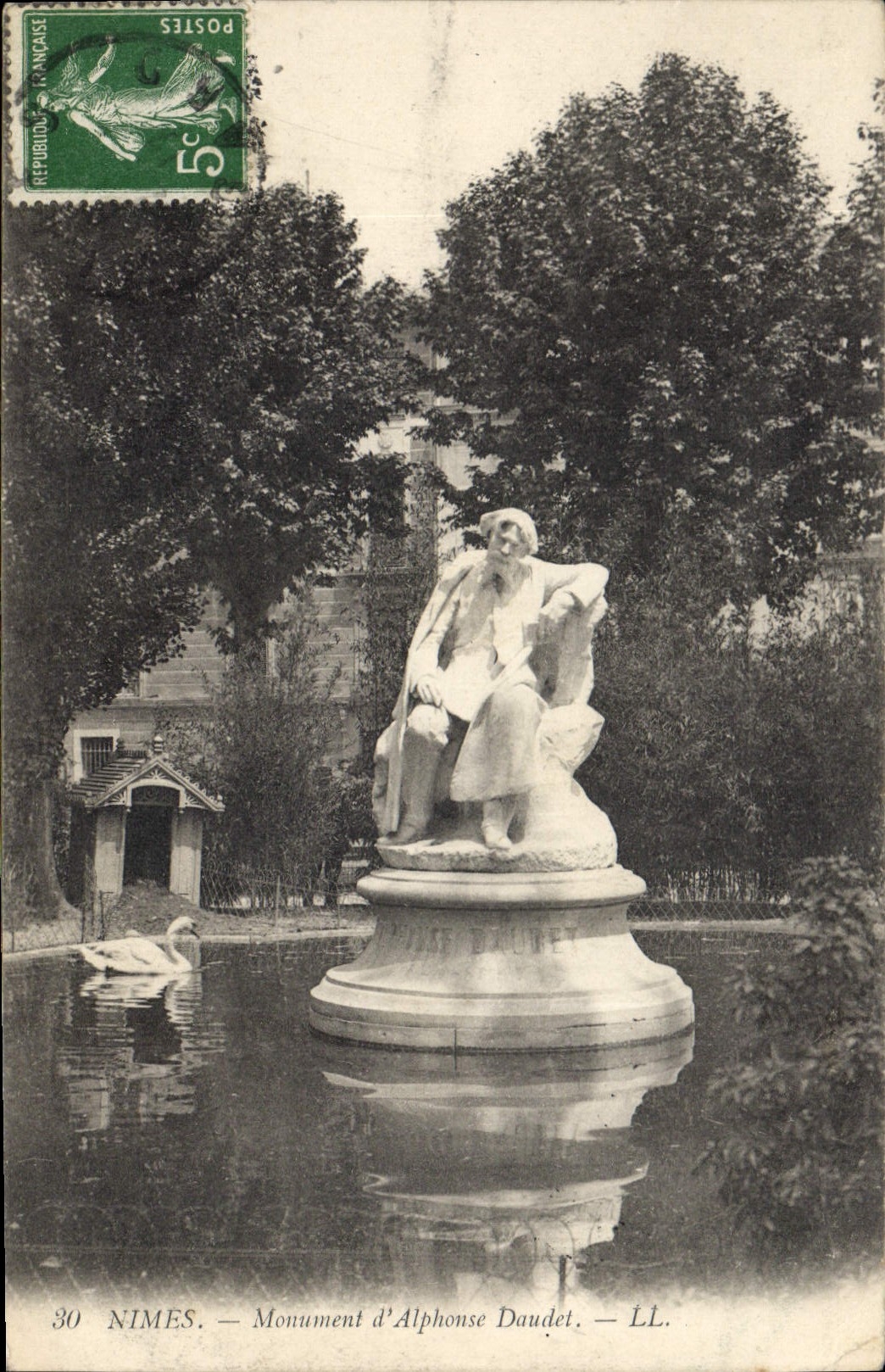 CPA Nimes Monument d'Alphonse Daudet 